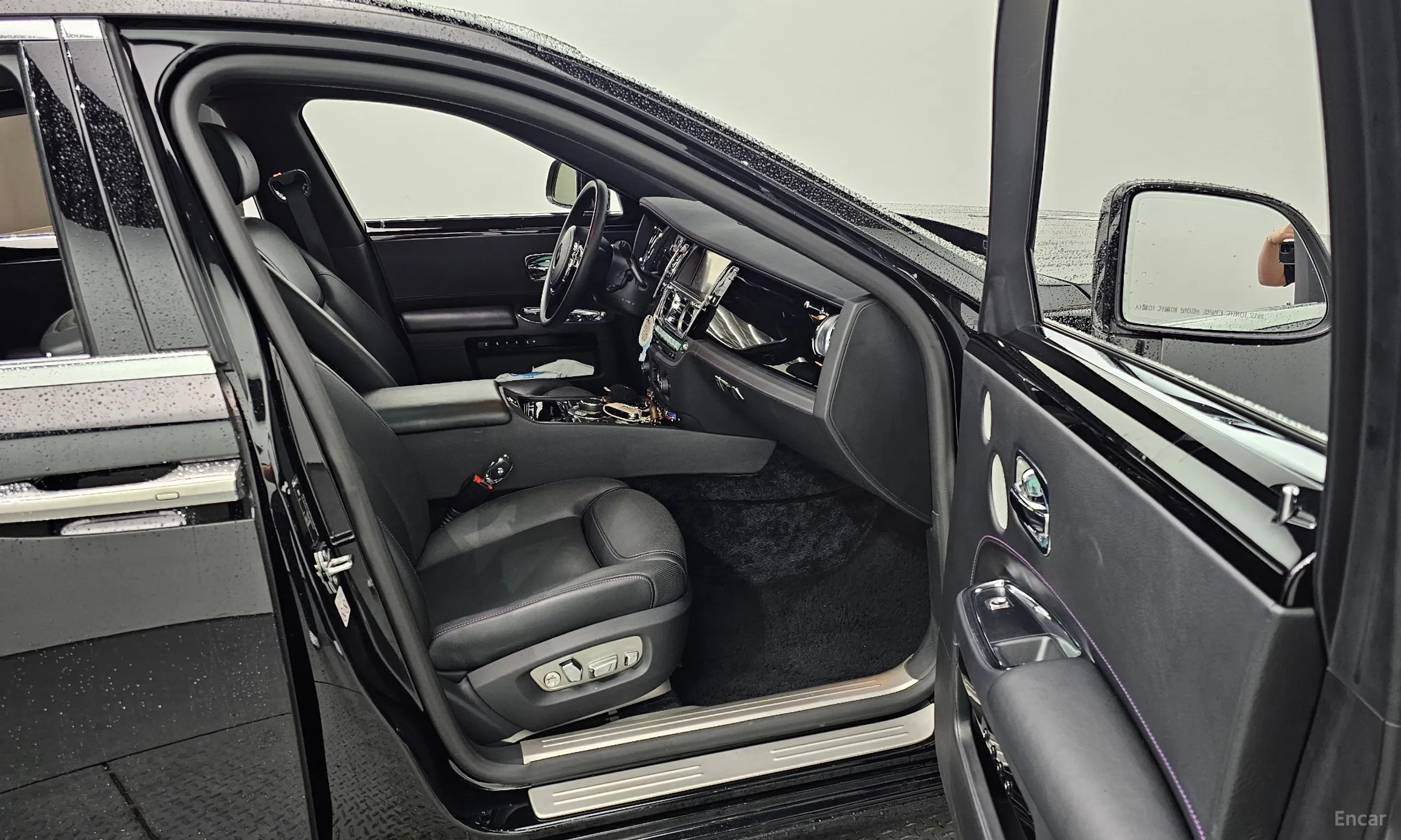 Rolls-Royce Ghost превью 17