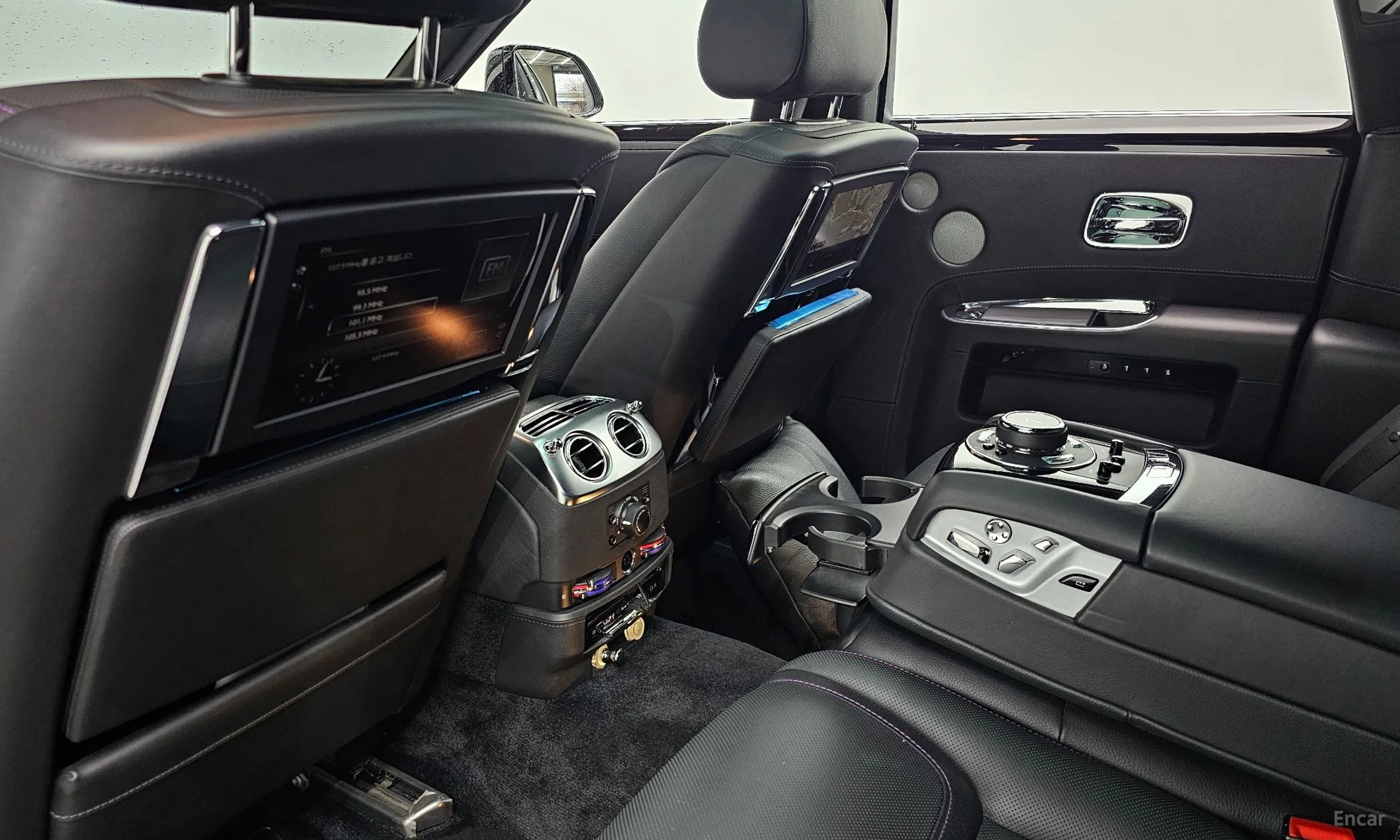 Rolls-Royce Ghost превью 18