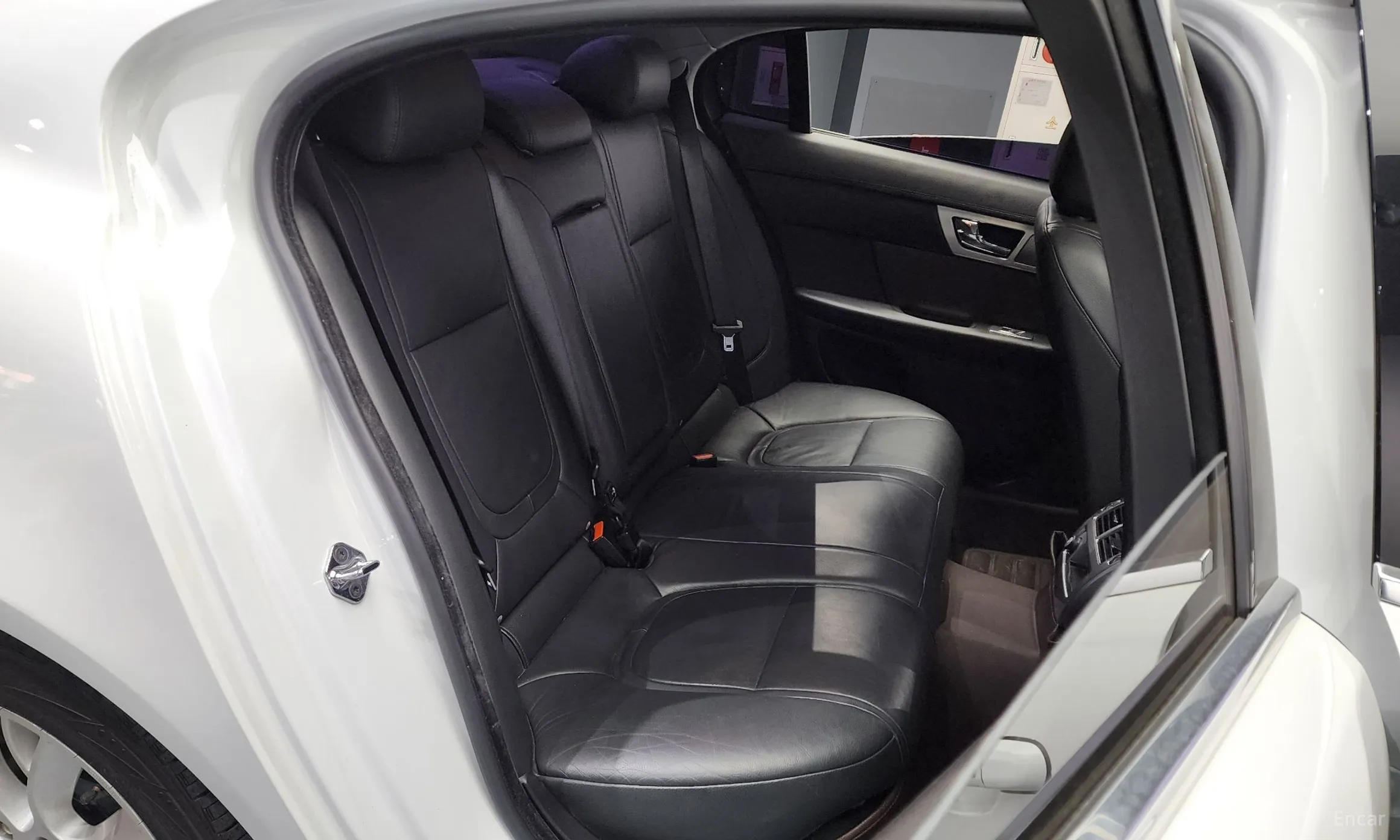 Jaguar New XF превью 12
