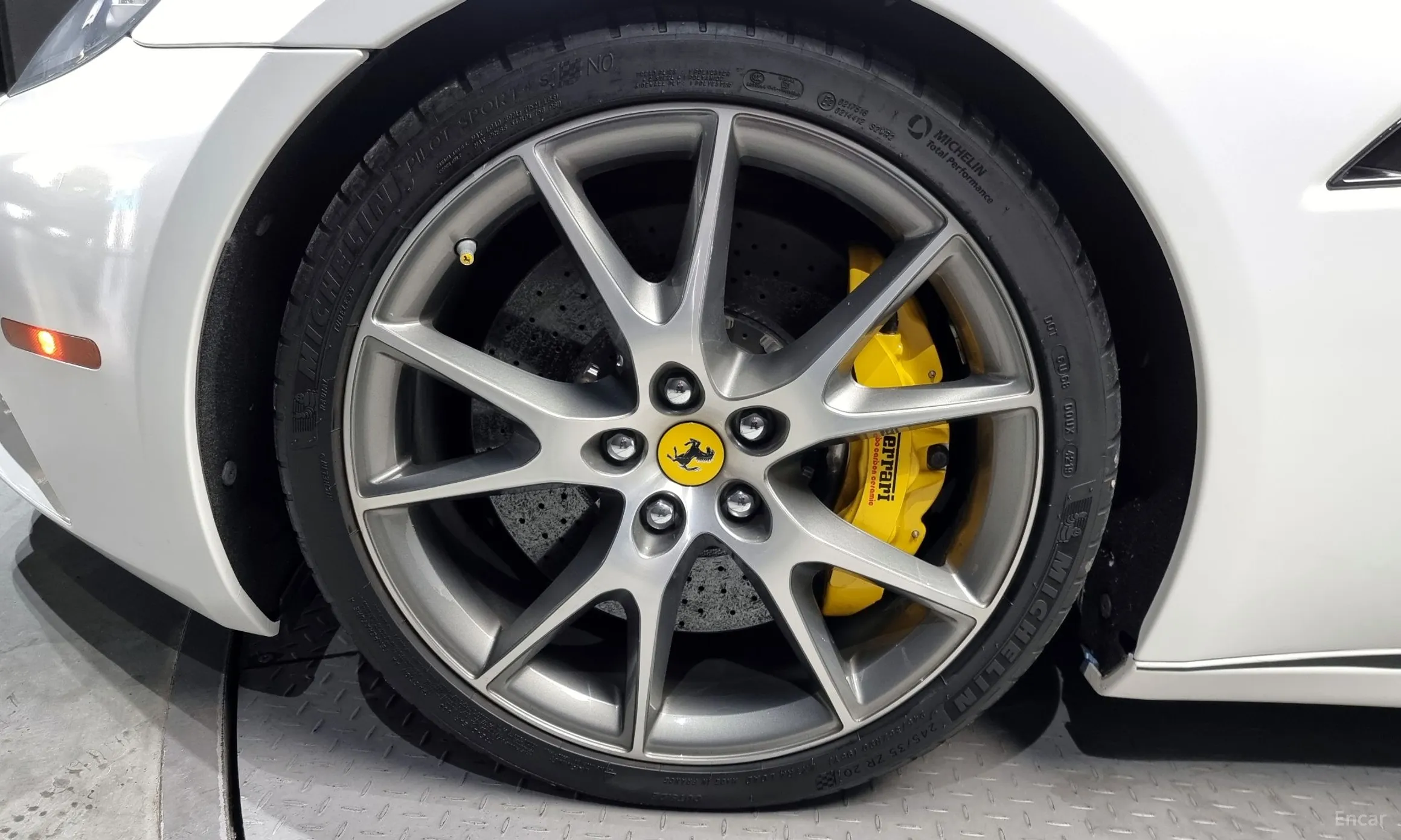 Ferrari California превью 5
