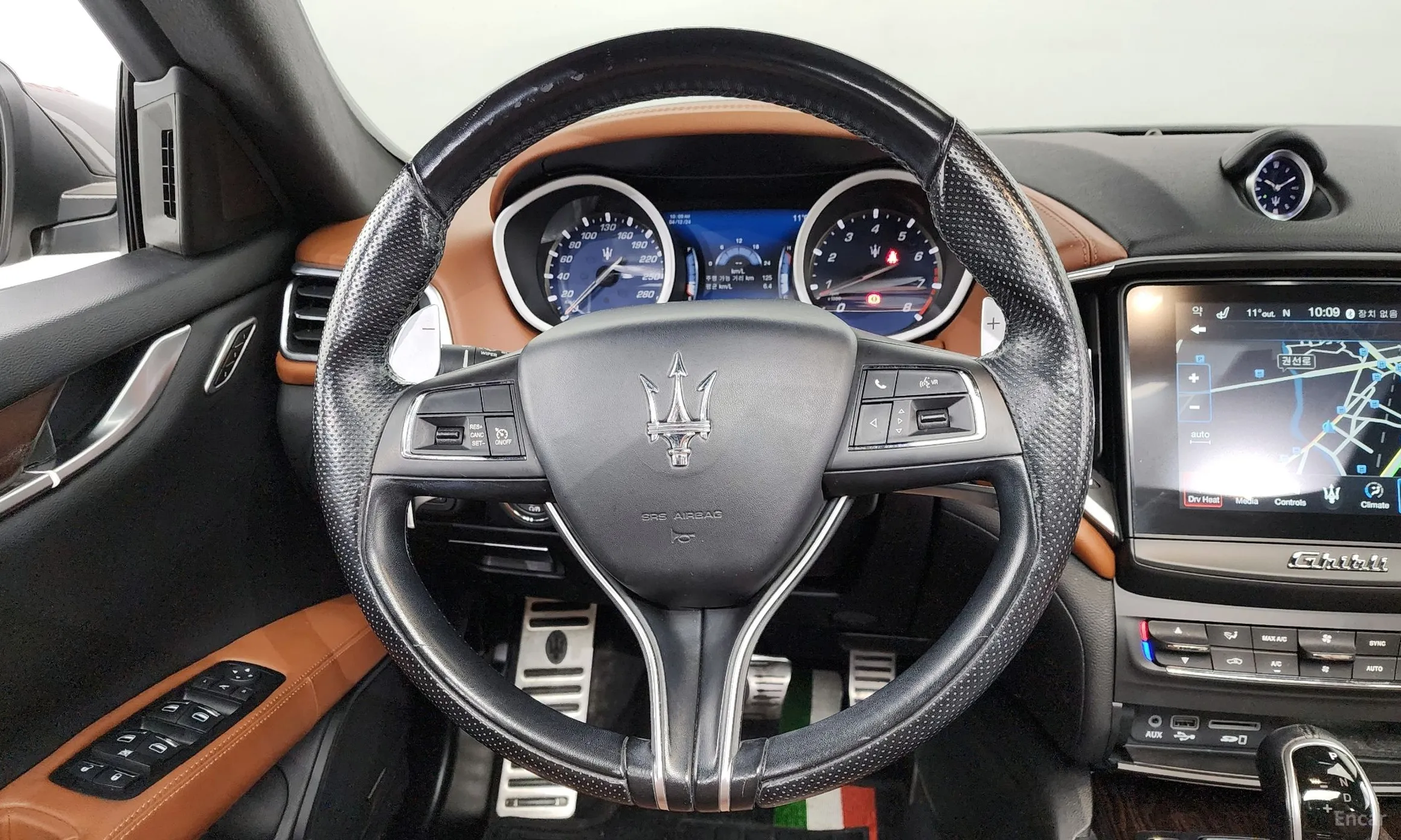 Maserati Ghibli превью 13