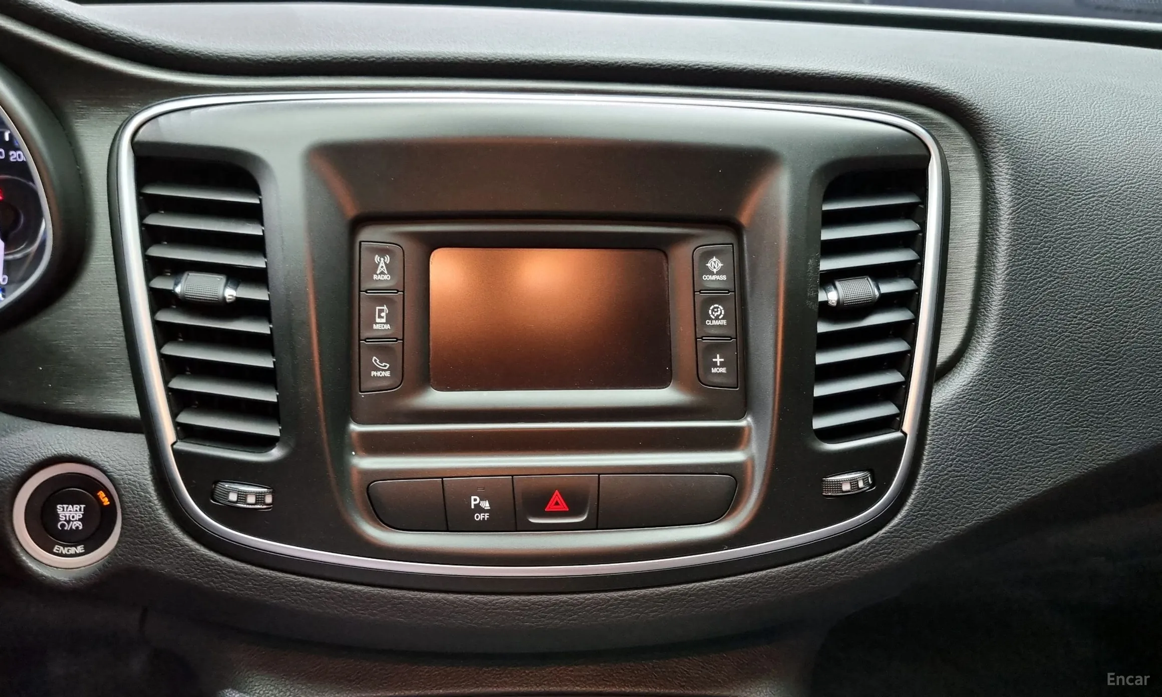 Chrysler 200 Second generation превью 15
