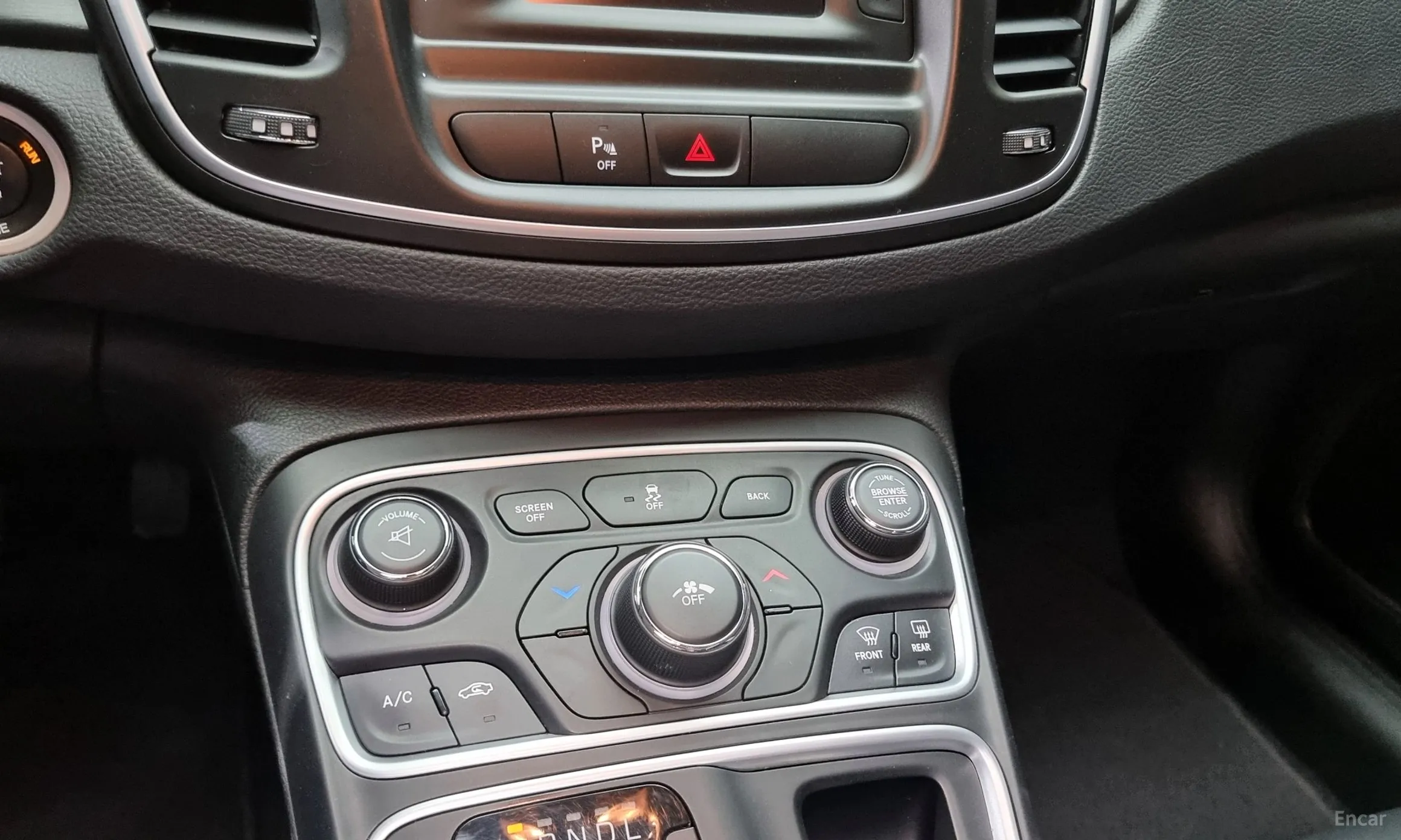 Chrysler 200 Second generation превью 16
