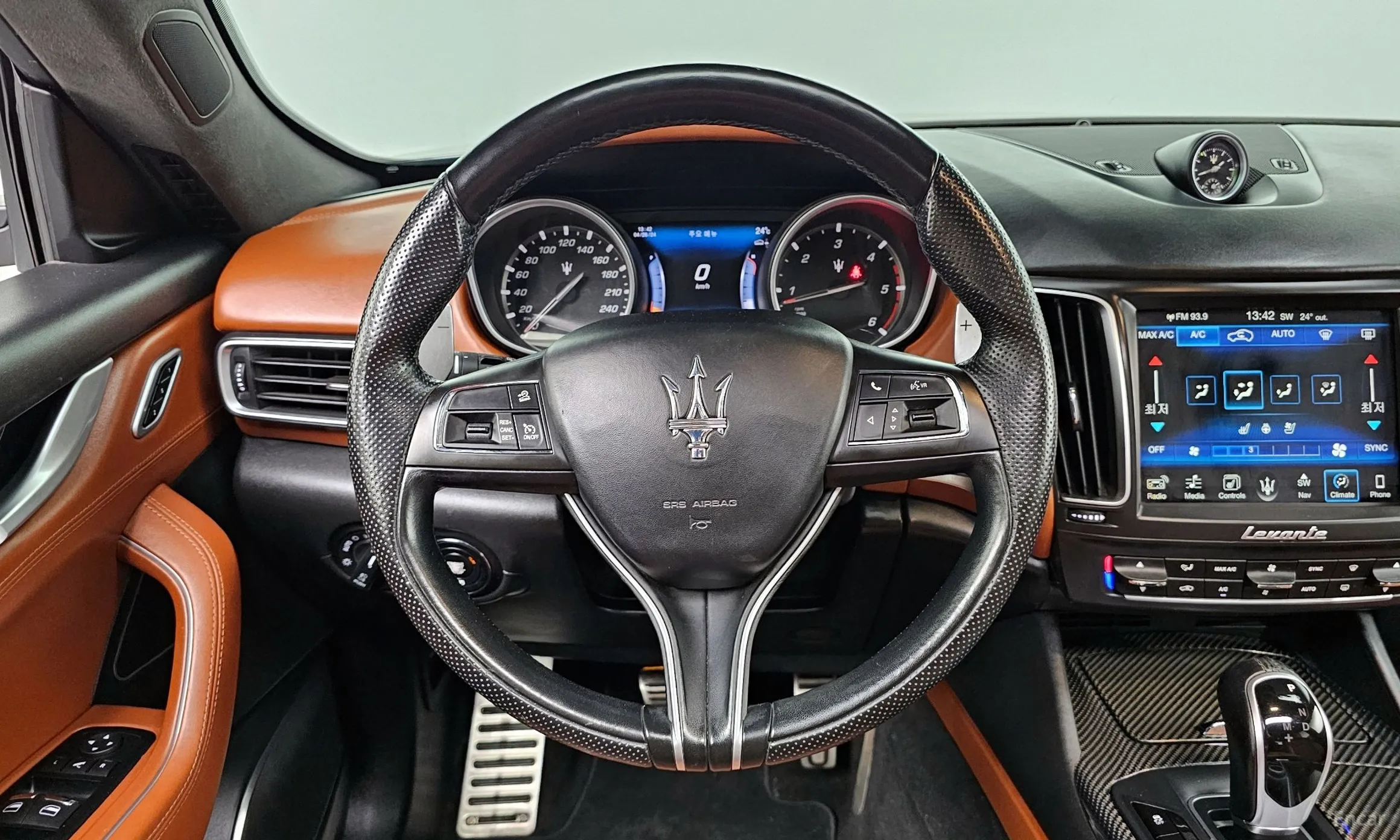 Maserati Levante превью 13