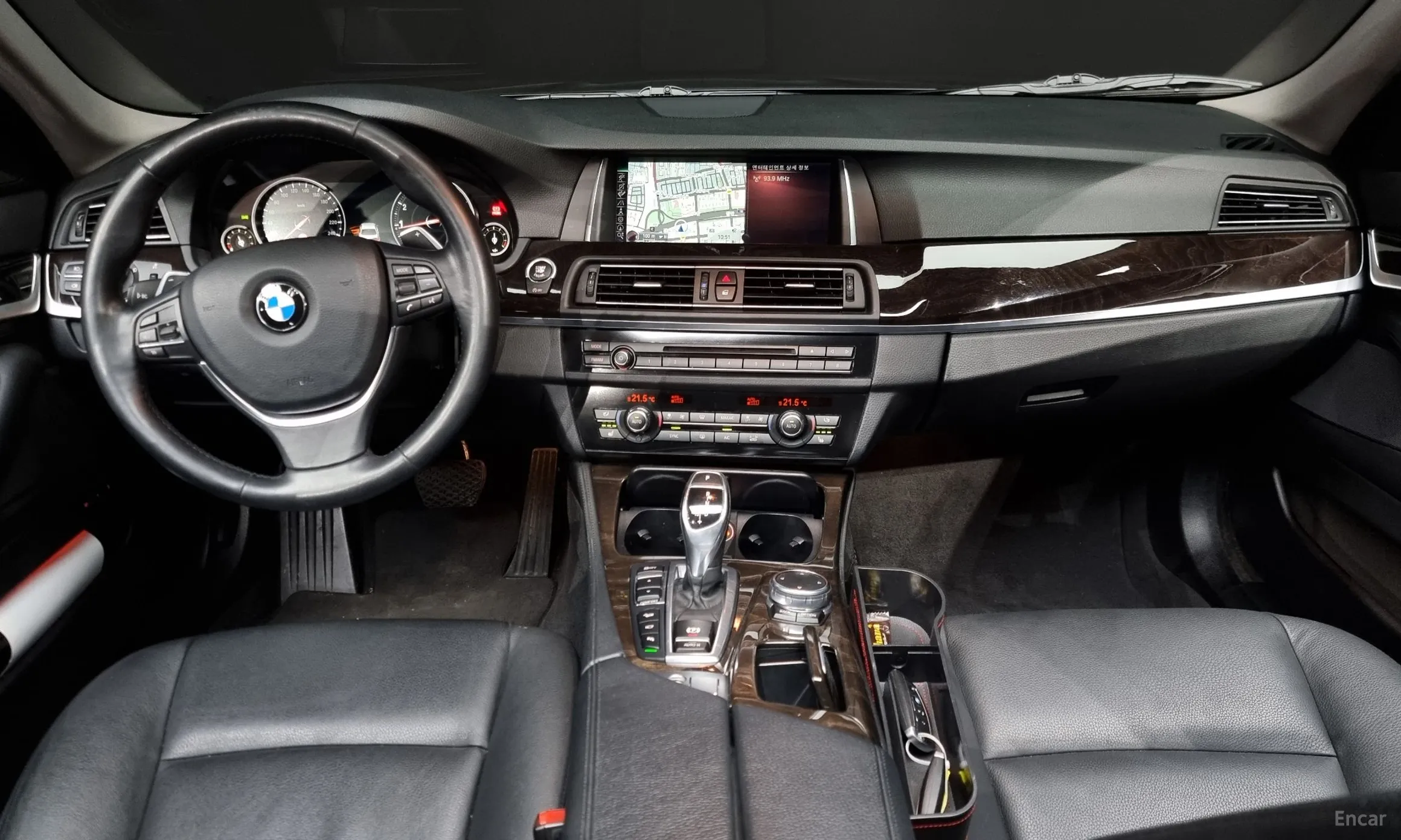 BMW 5 Series (F10) превью 4
