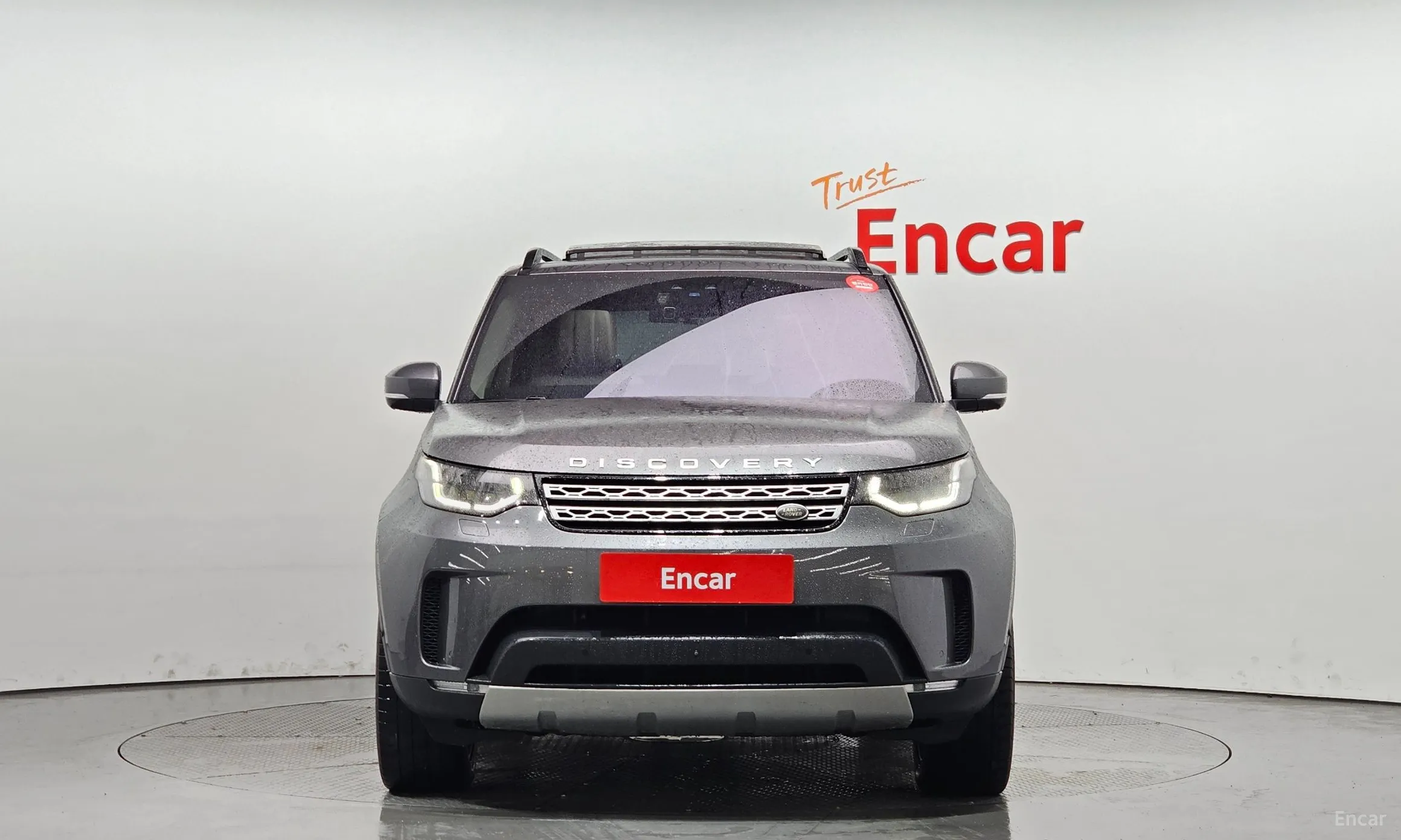 Land Rover Discovery 5