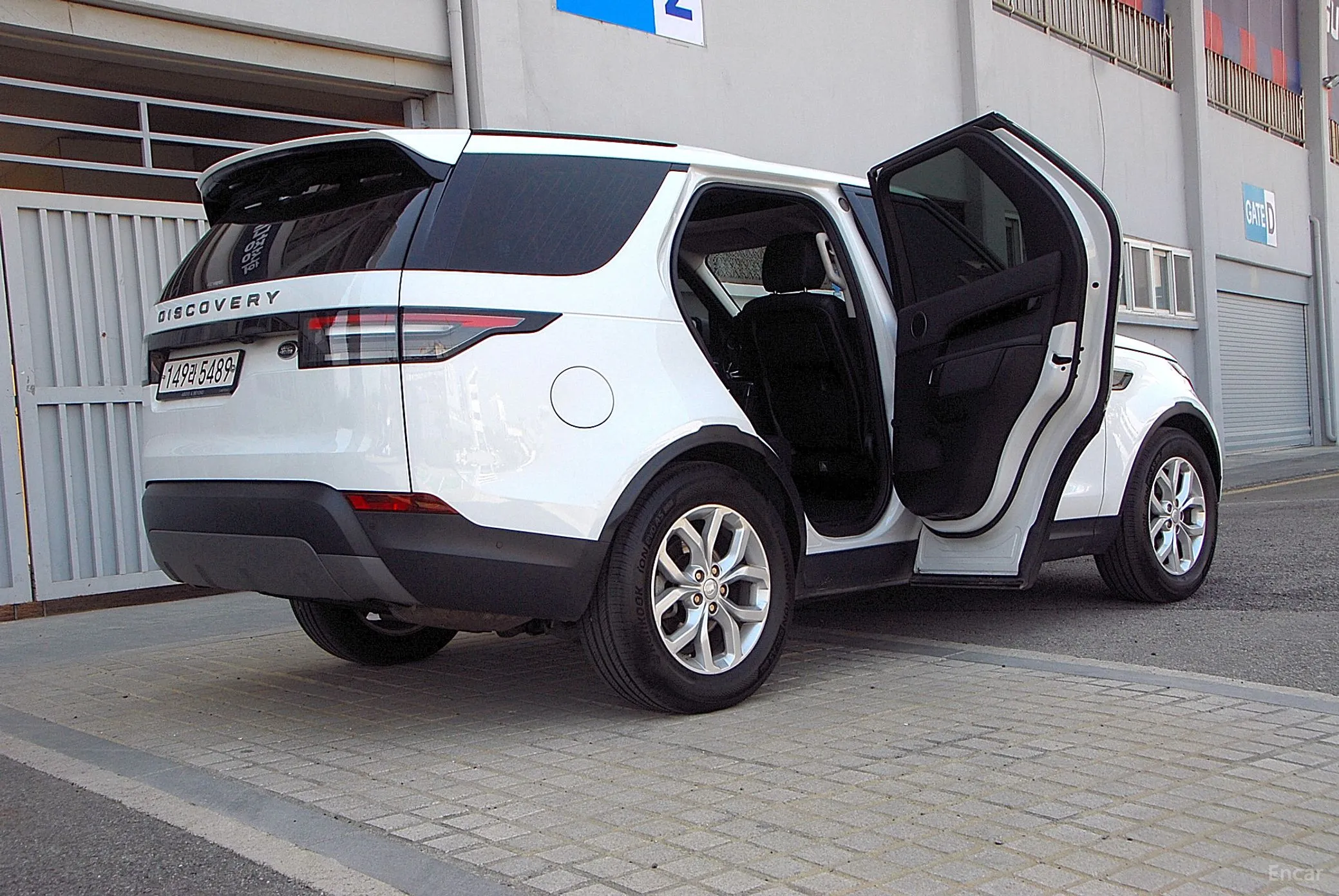 Land Rover Discovery 5 превью 3