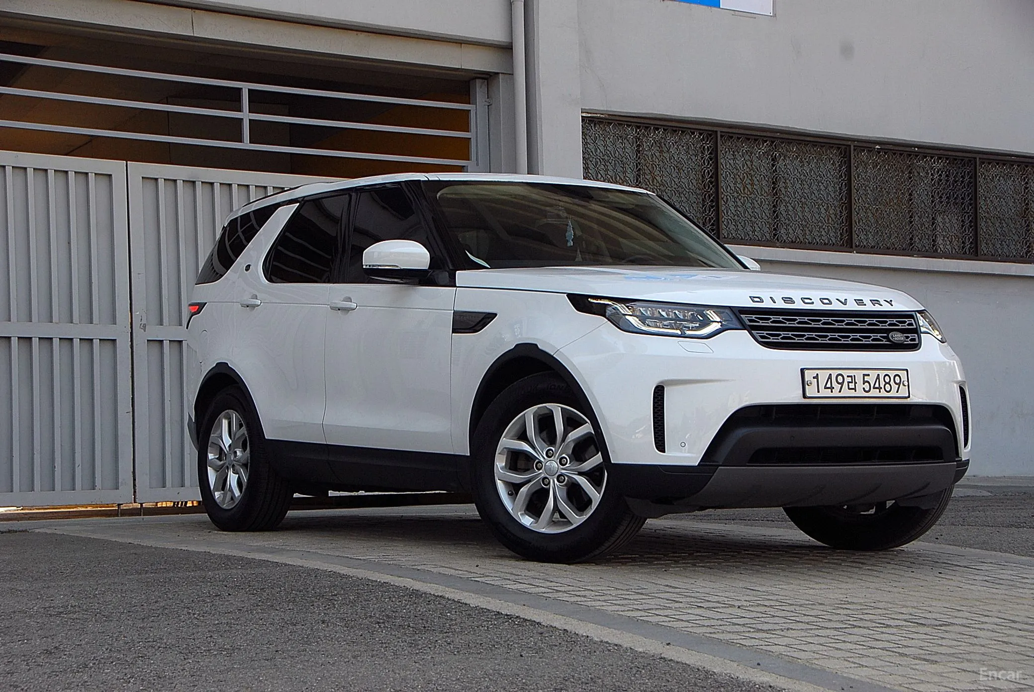 Land Rover Discovery 5 превью 4