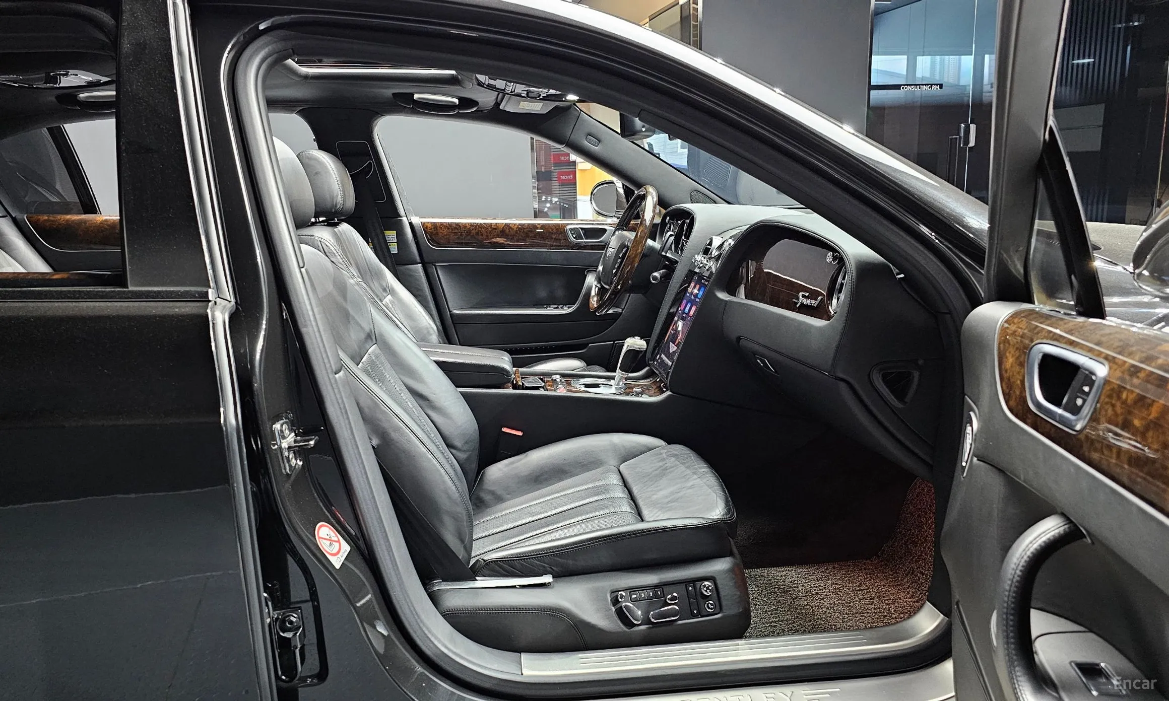 Bentley Flying Spur Gen 1 превью 10