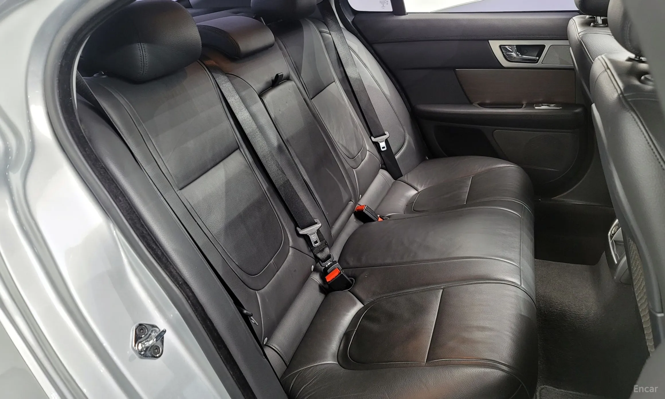 Jaguar New XF превью 12