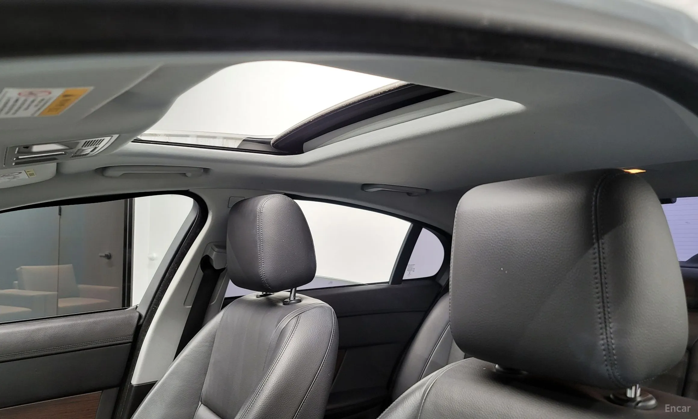 Jaguar New XF превью 20