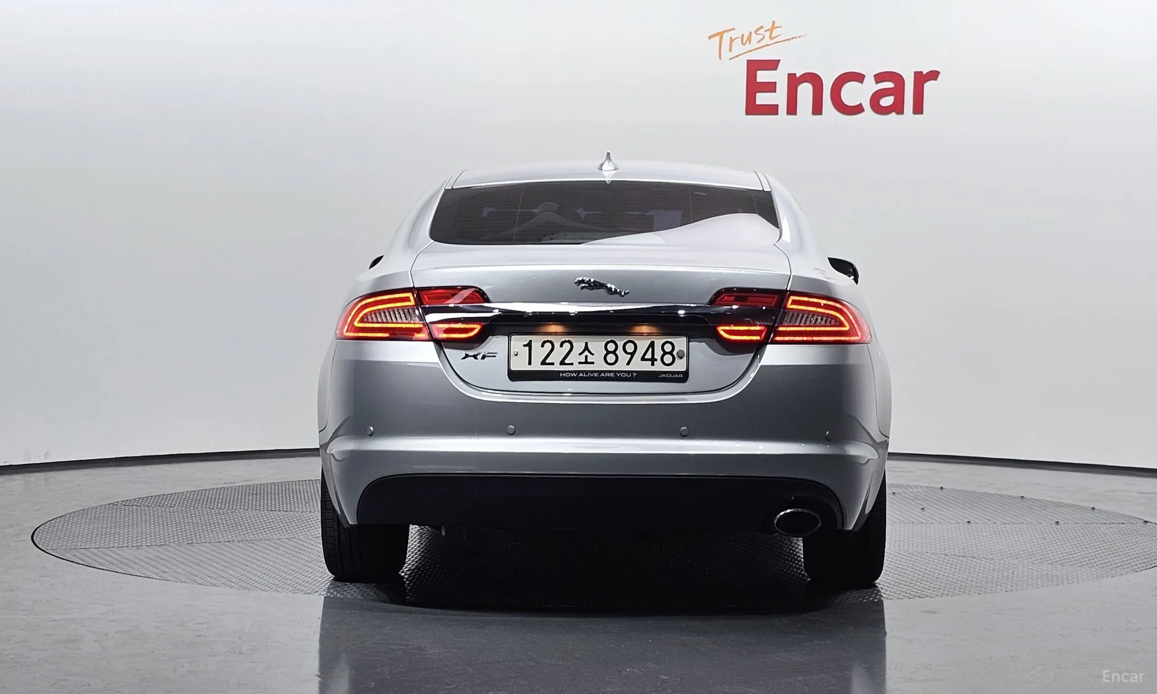 Jaguar New XF превью 4