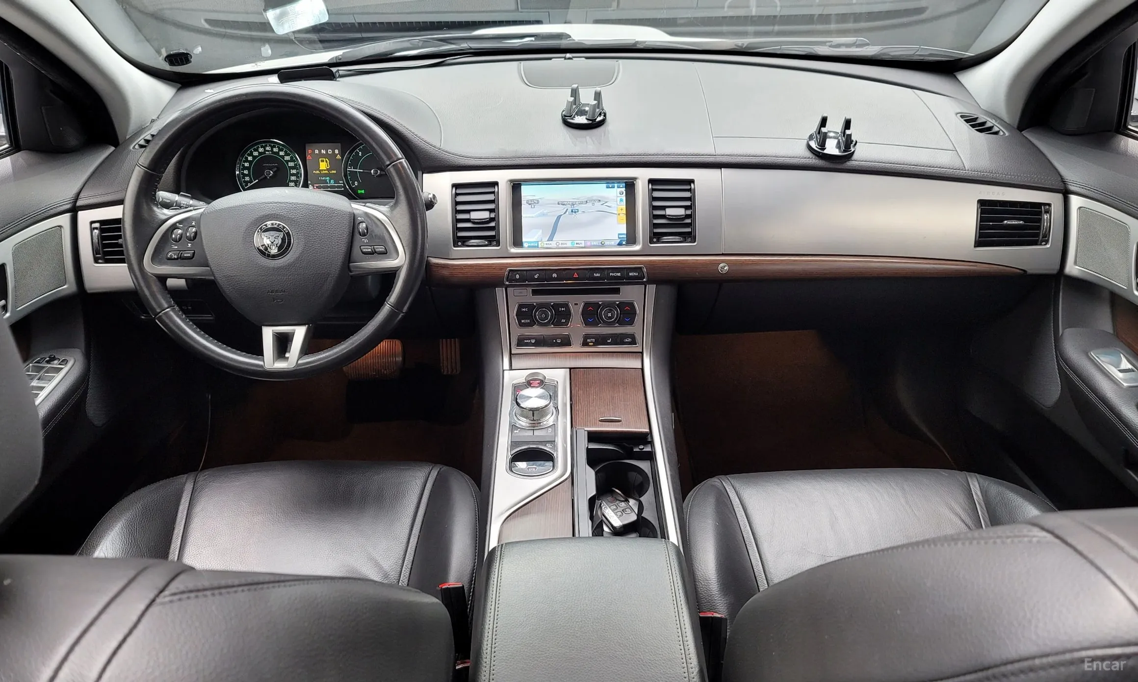 Jaguar New XF превью 7