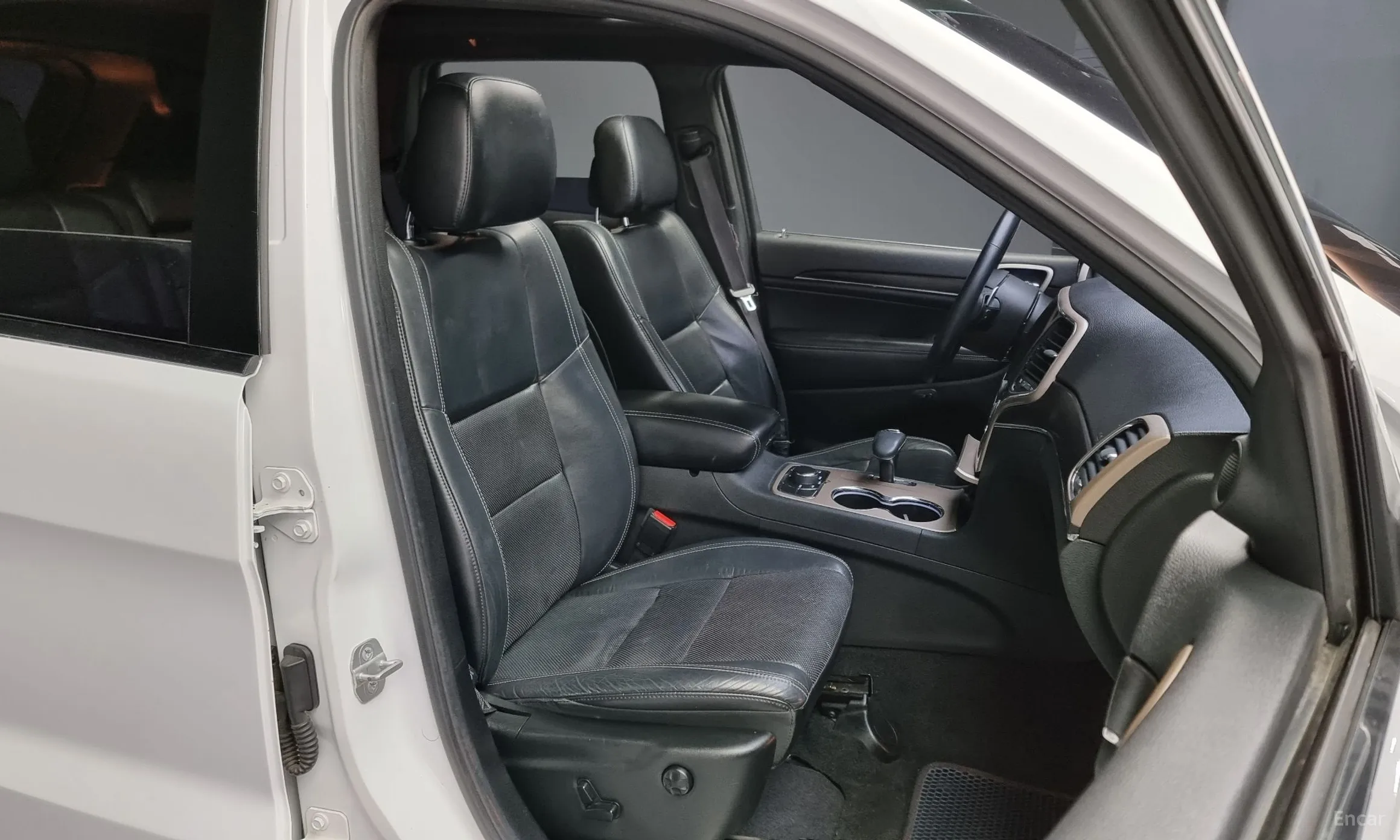 Jeep Grand Cherokee превью 12