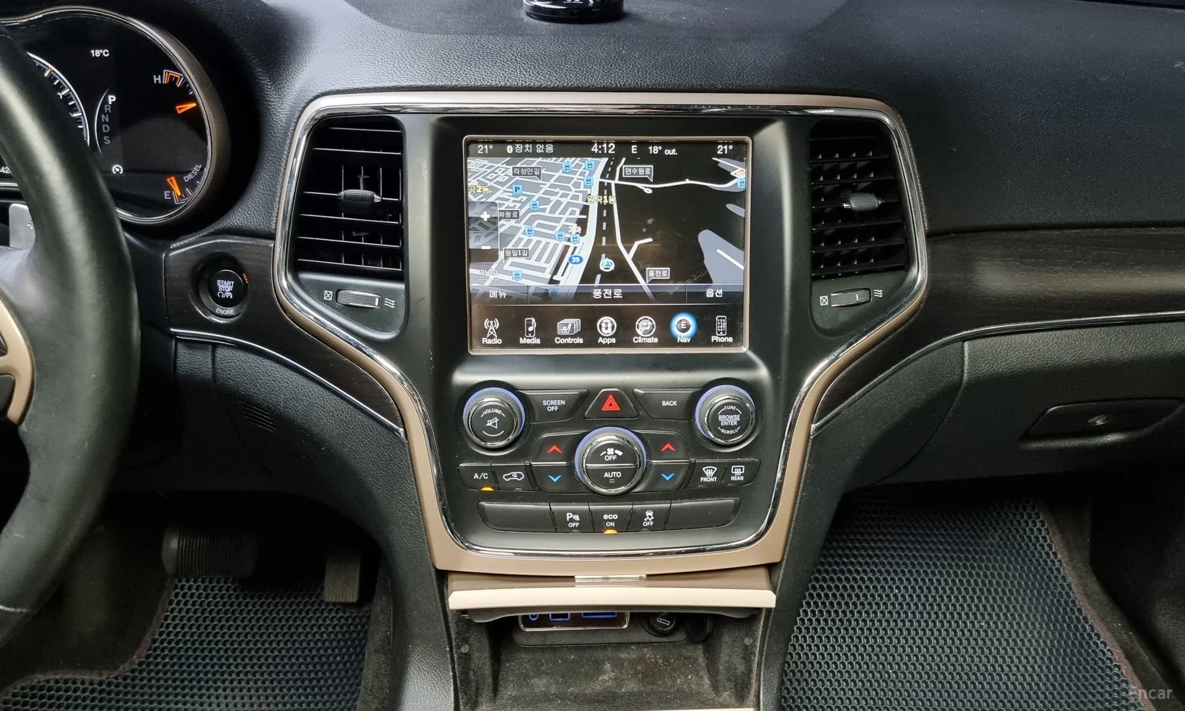Jeep Grand Cherokee превью 17