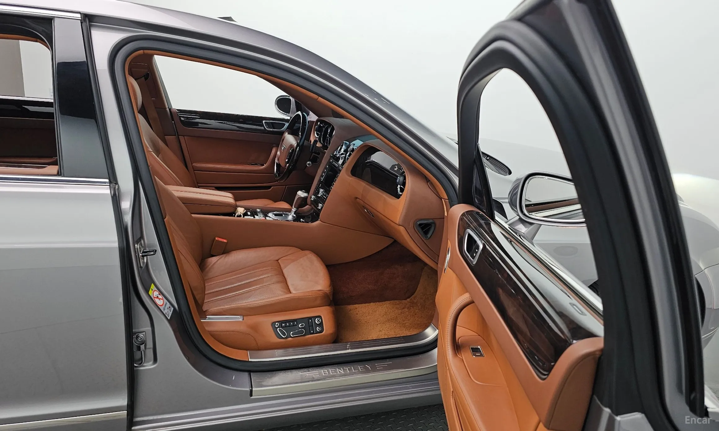 Bentley Flying Spur Gen 1 превью 12