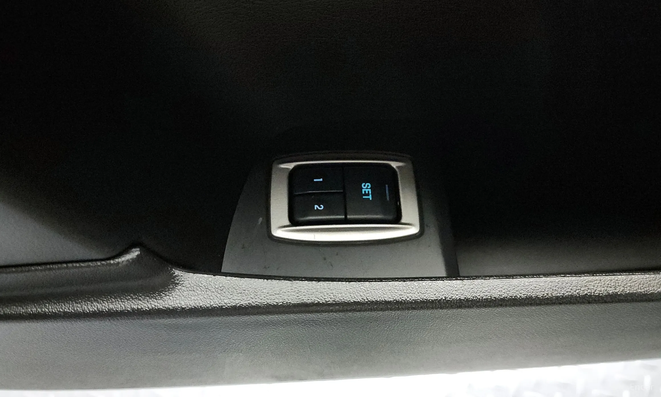 Jaguar New XF превью 17