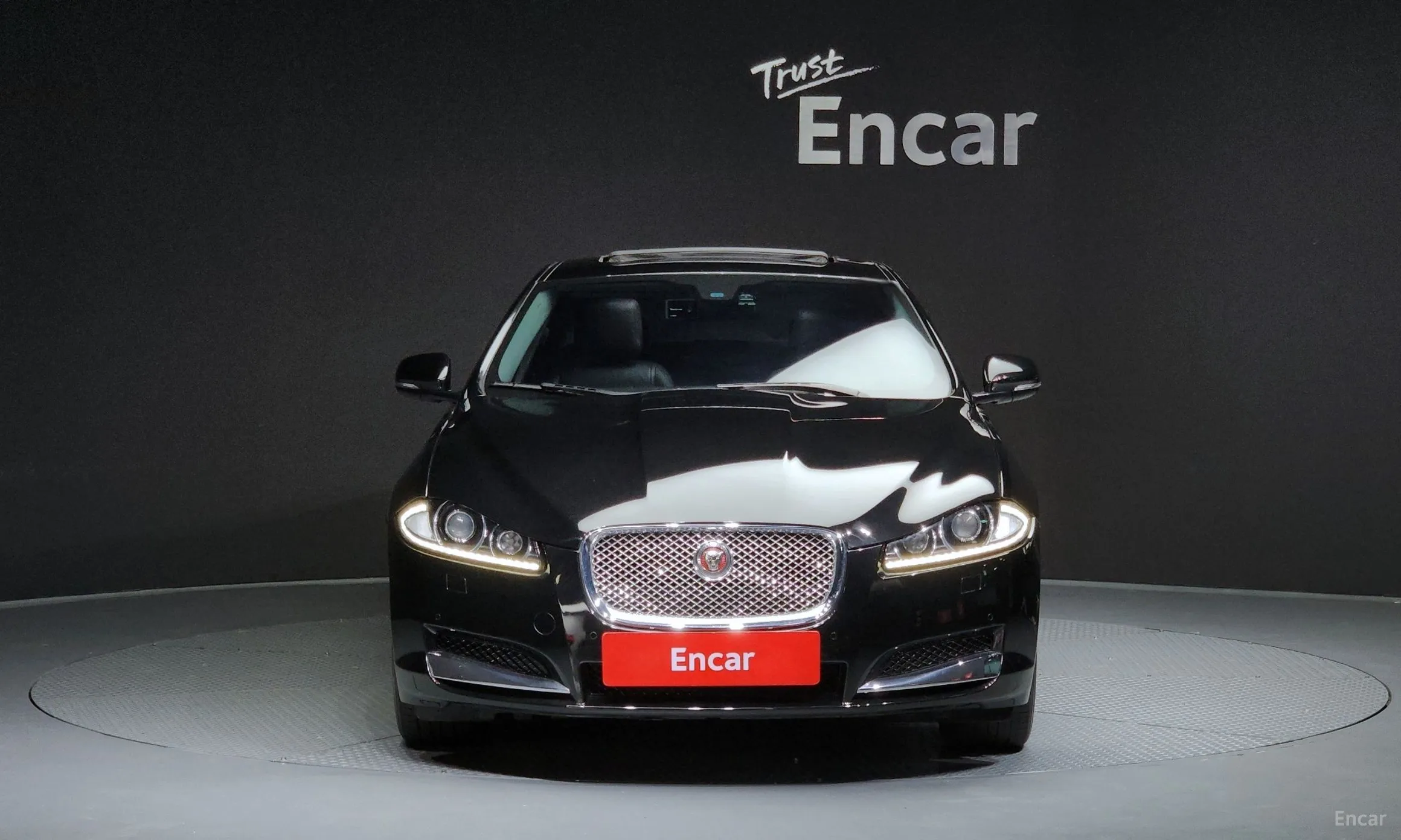 Jaguar New XF превью 3