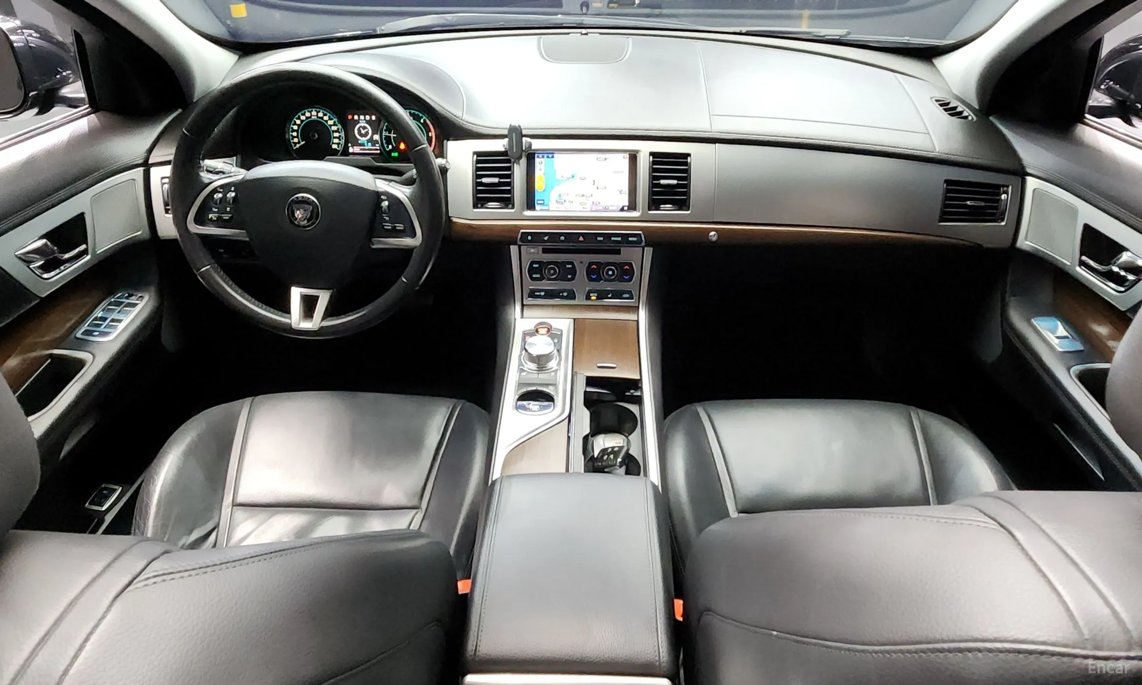 Jaguar New XF превью 7