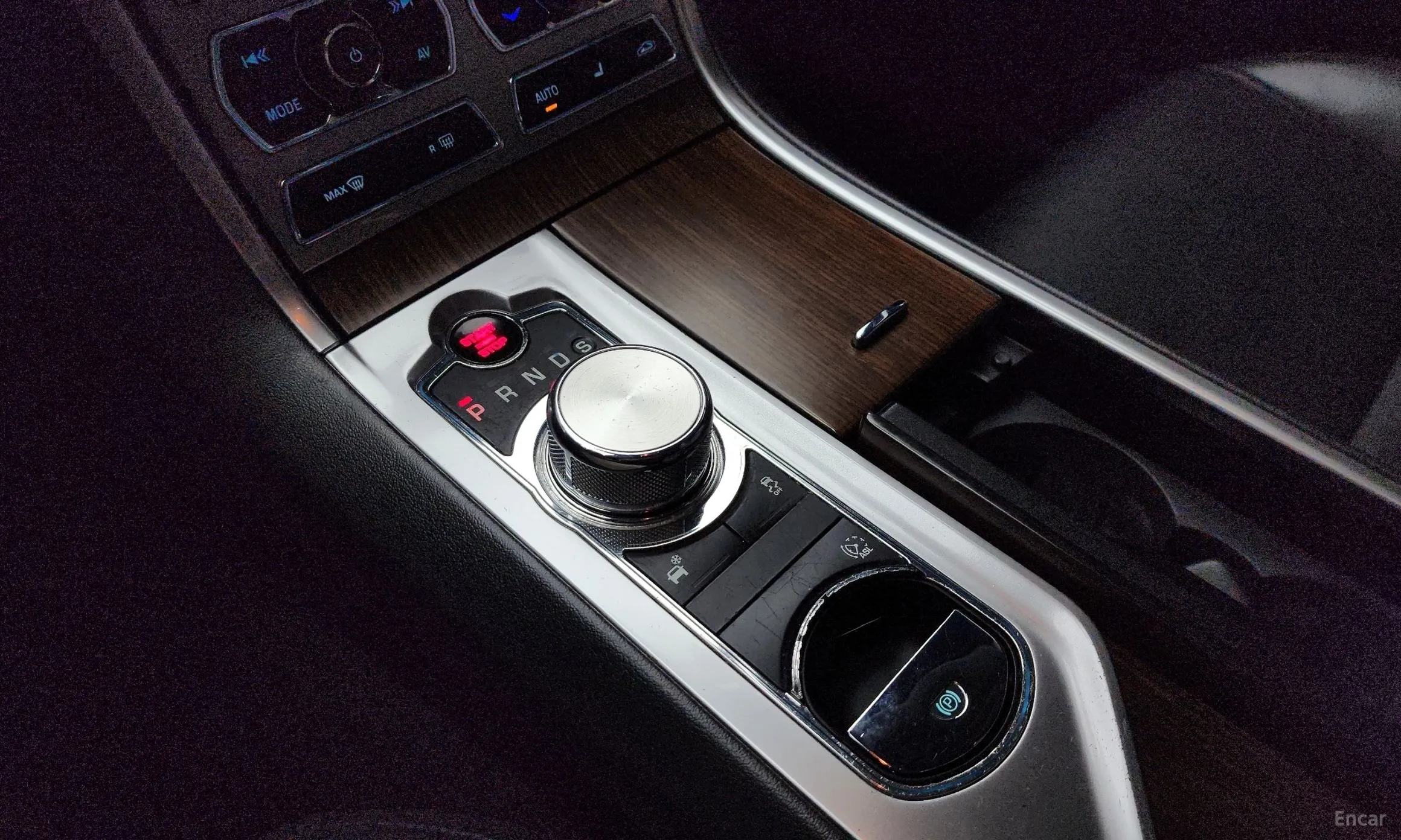 Jaguar New XF превью 9