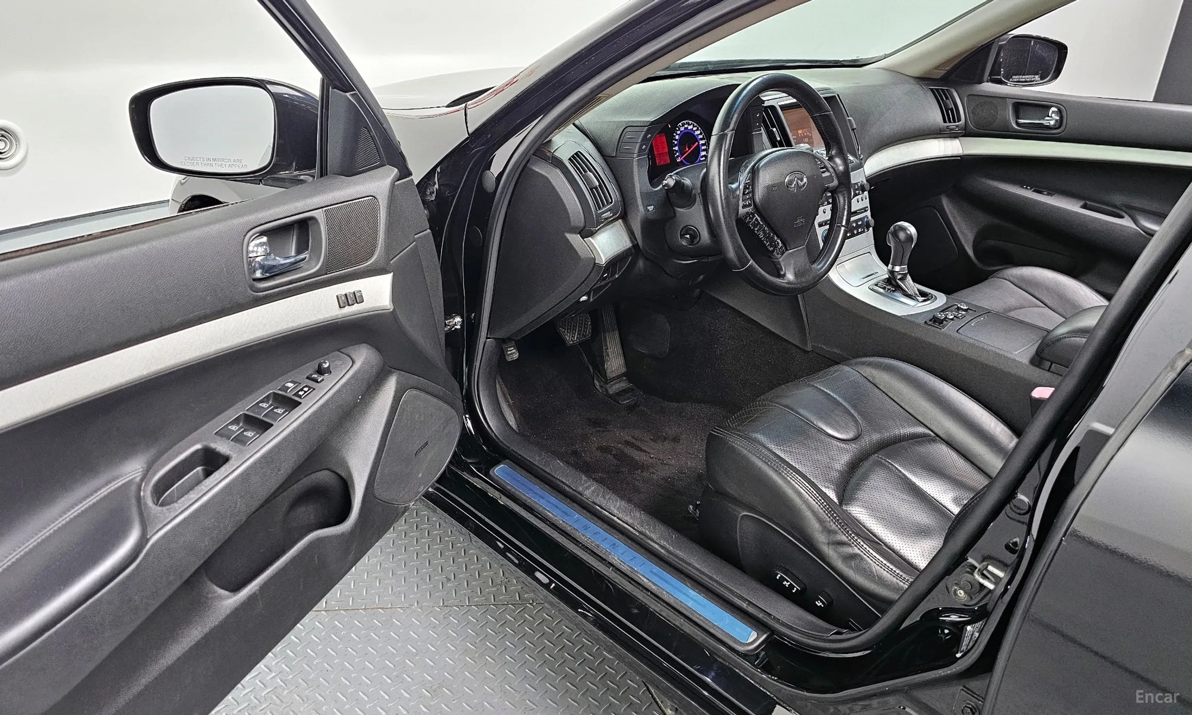 Infiniti G37 превью 11