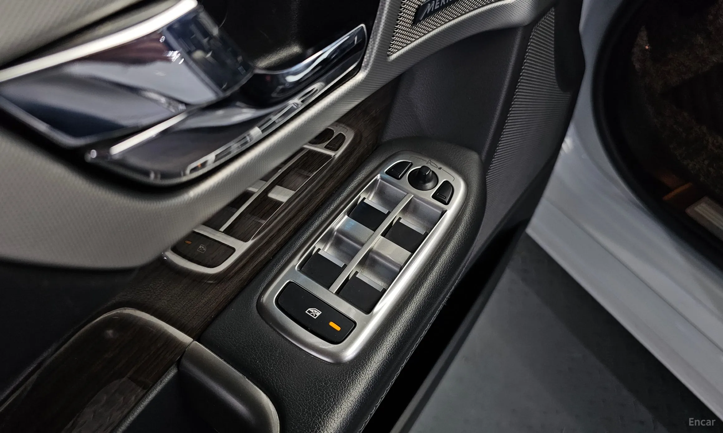 Jaguar New XF превью 19