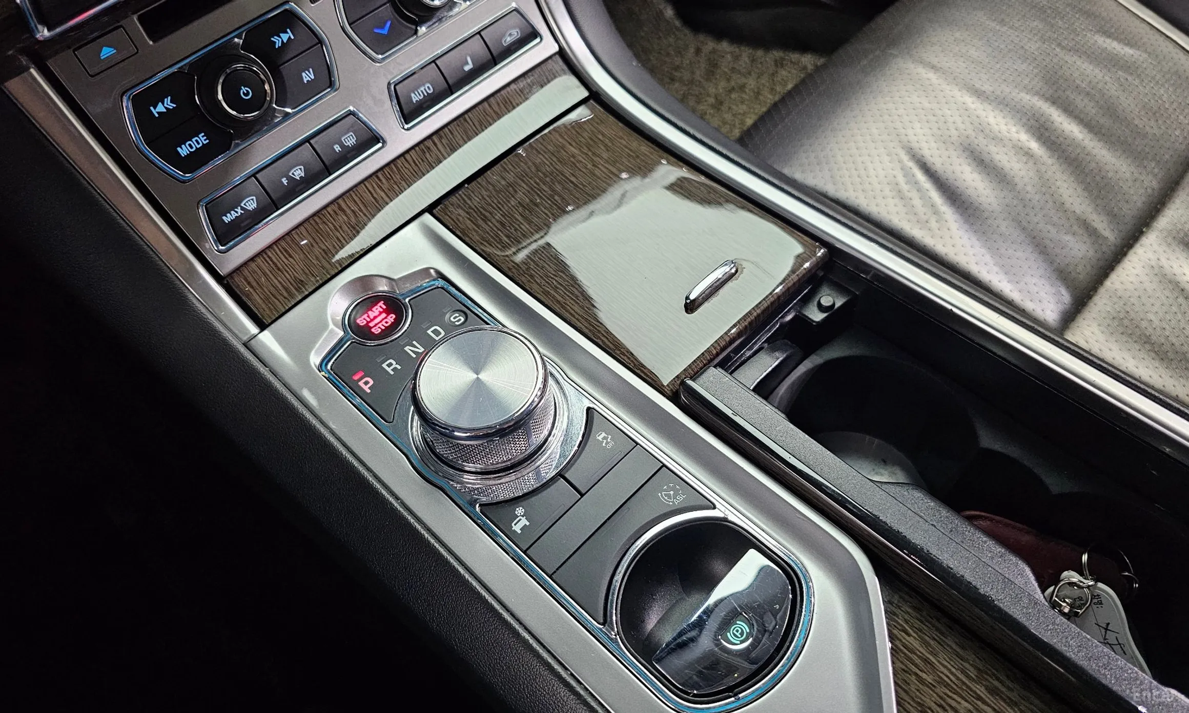 Jaguar New XF превью 9