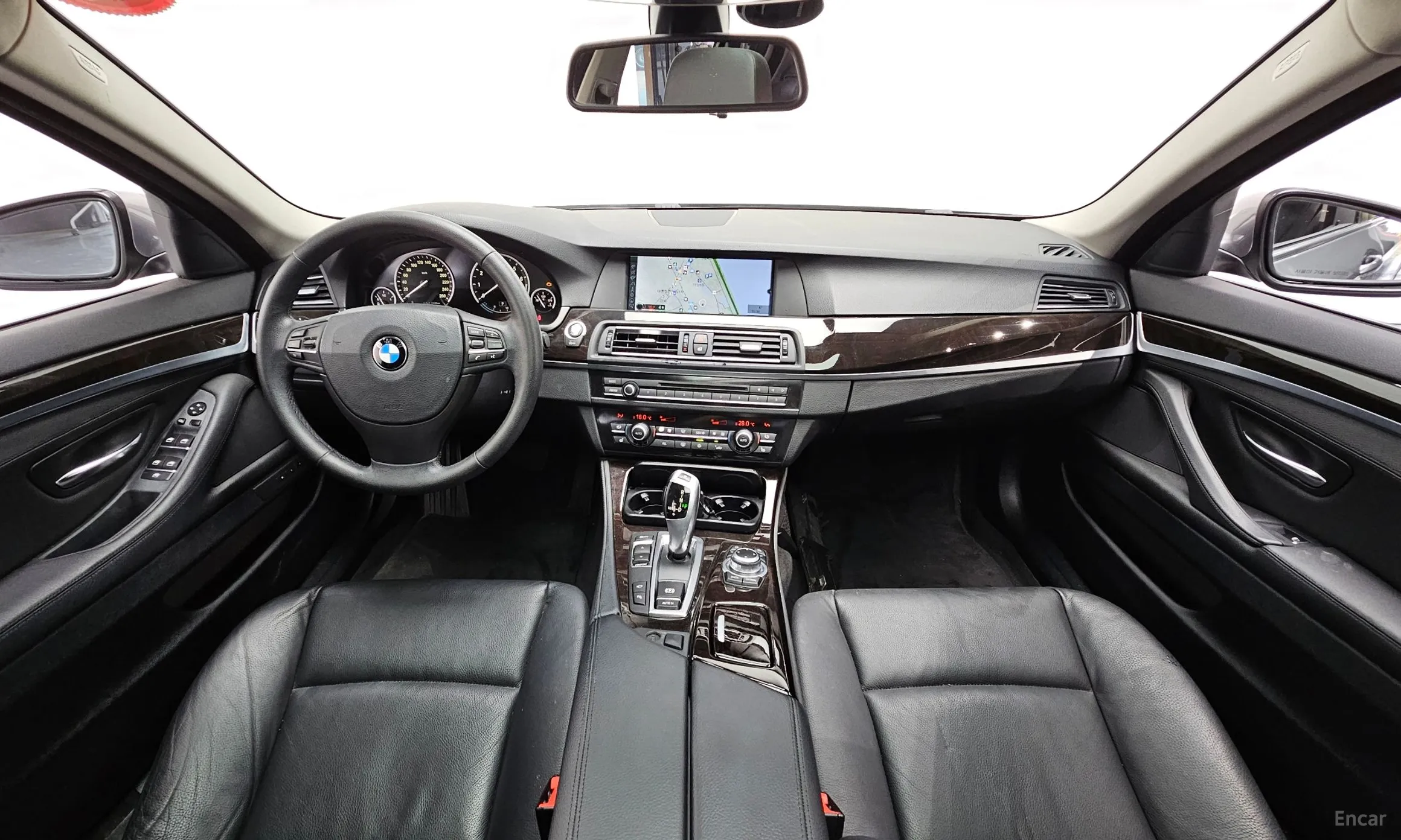 BMW 5 Series (F10) превью 4