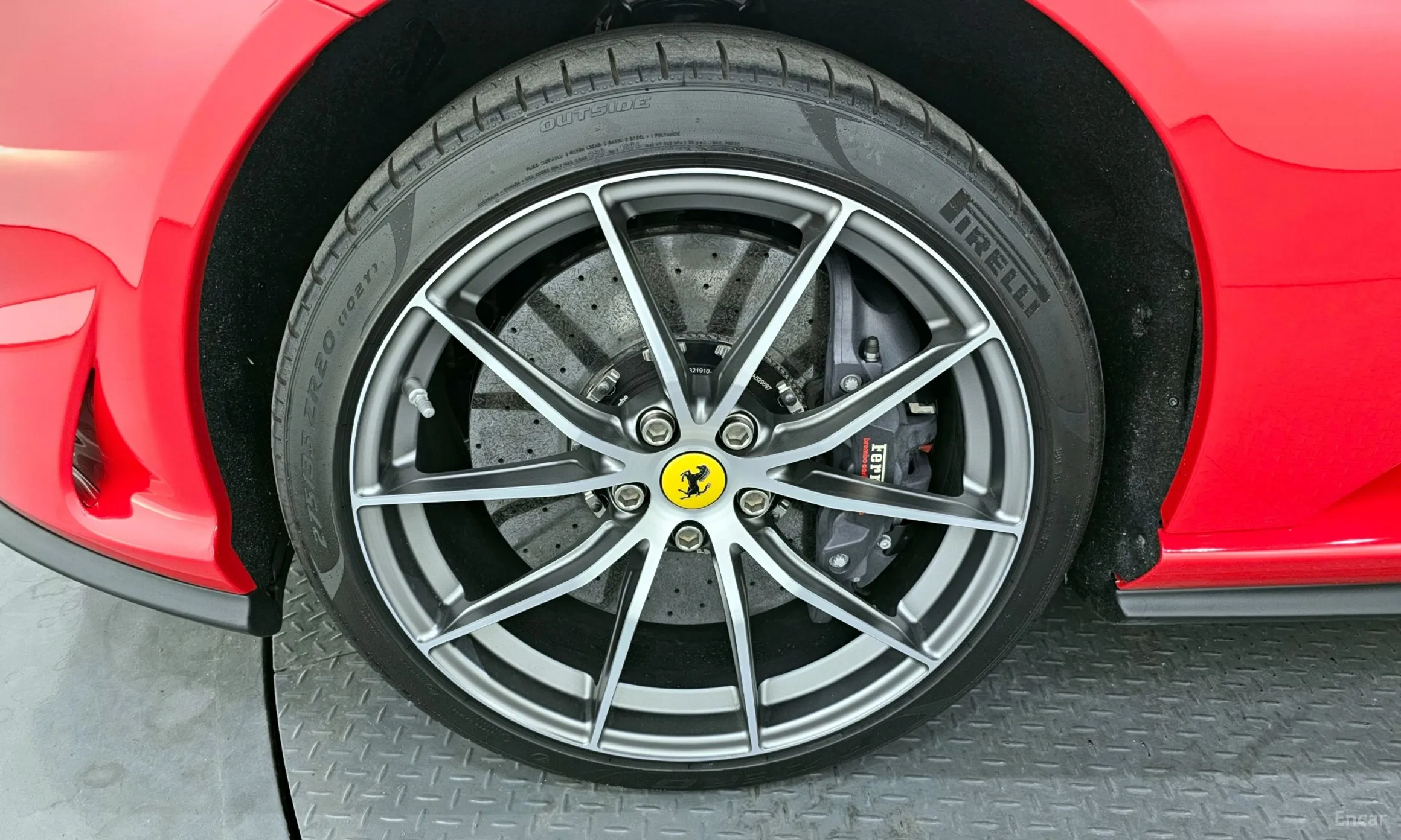 Ferrari 812 GTS превью 5