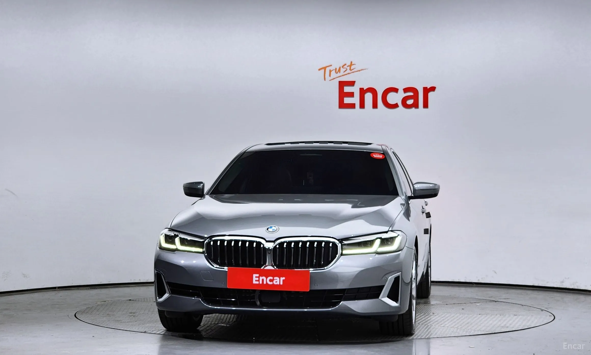 BMW 5 Series (G30) превью 2