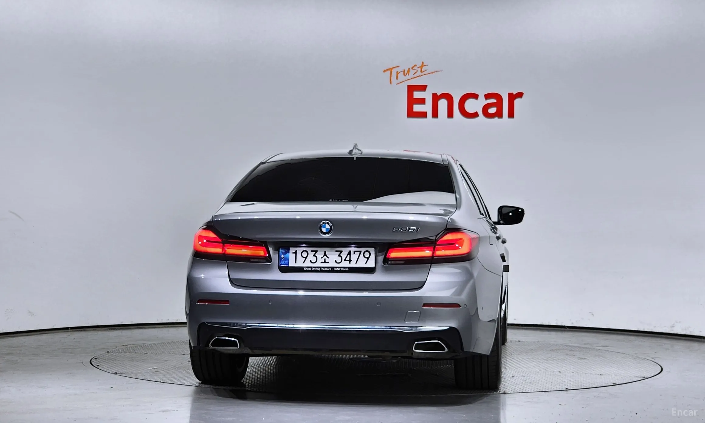 BMW 5 Series (G30) превью 3