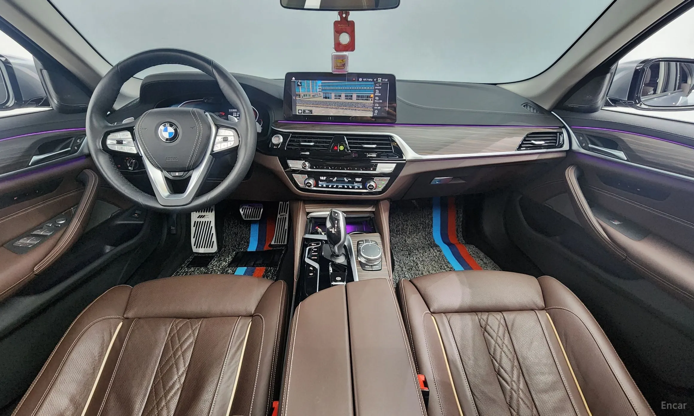 BMW 5 Series (G30) превью 4