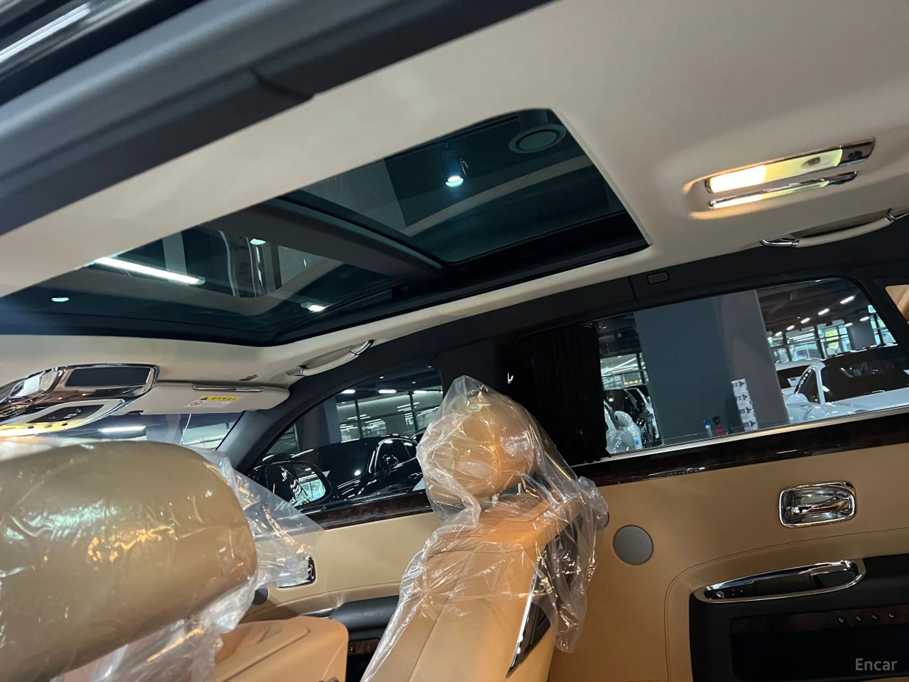 Rolls-Royce Ghost превью 11