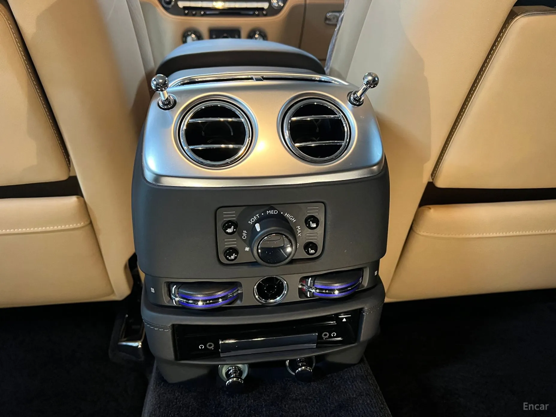Rolls-Royce Ghost превью 15