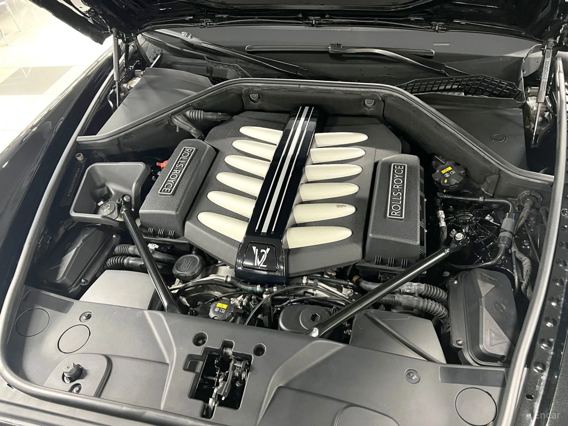 Rolls-Royce Ghost превью 6