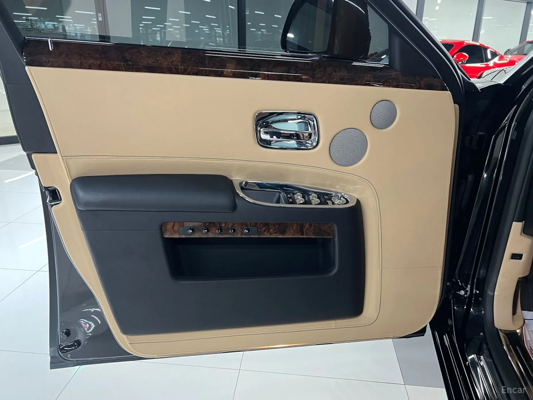 Rolls-Royce Ghost превью 8