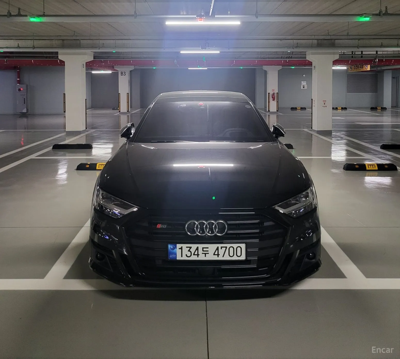 Audi S8 (D5)