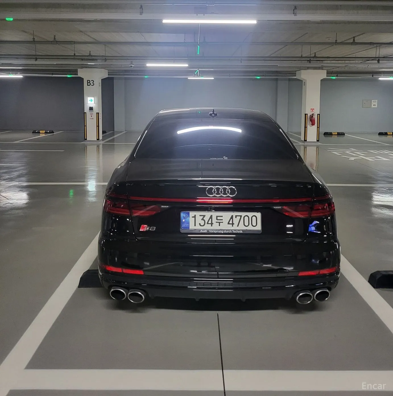 Audi S8 (D5) превью 3