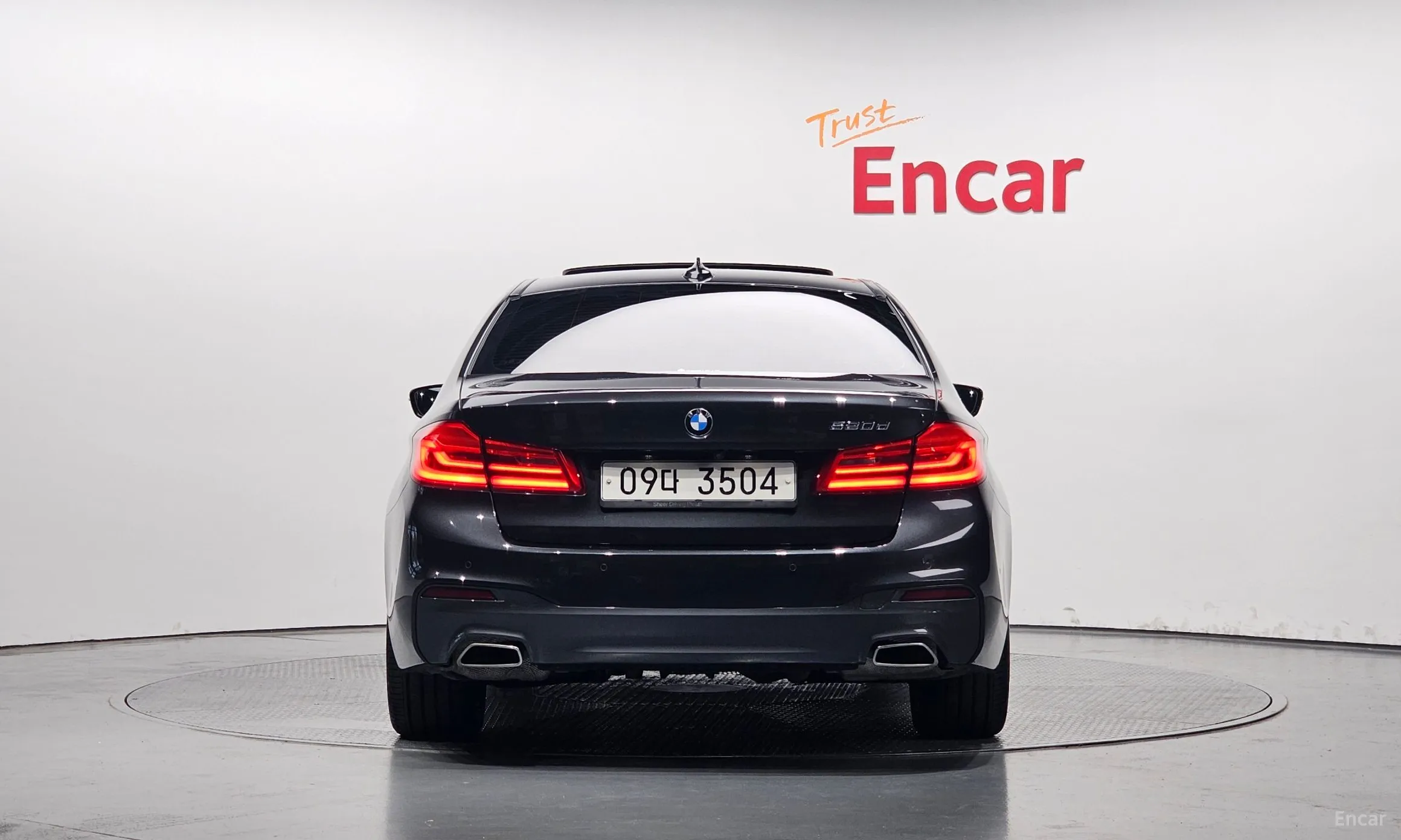 BMW 5 Series (G30) превью 3