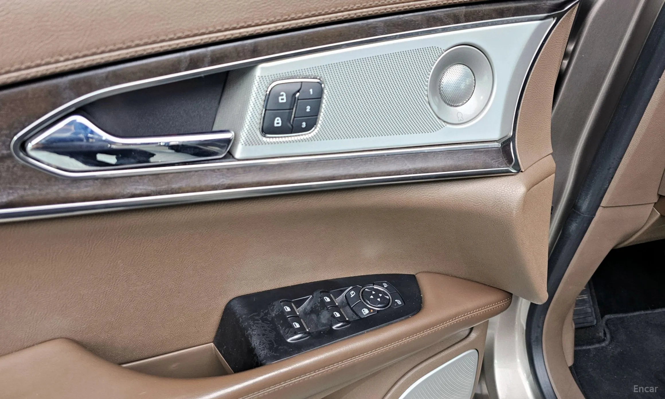 Lincoln MKX 2nd Generation превью 17