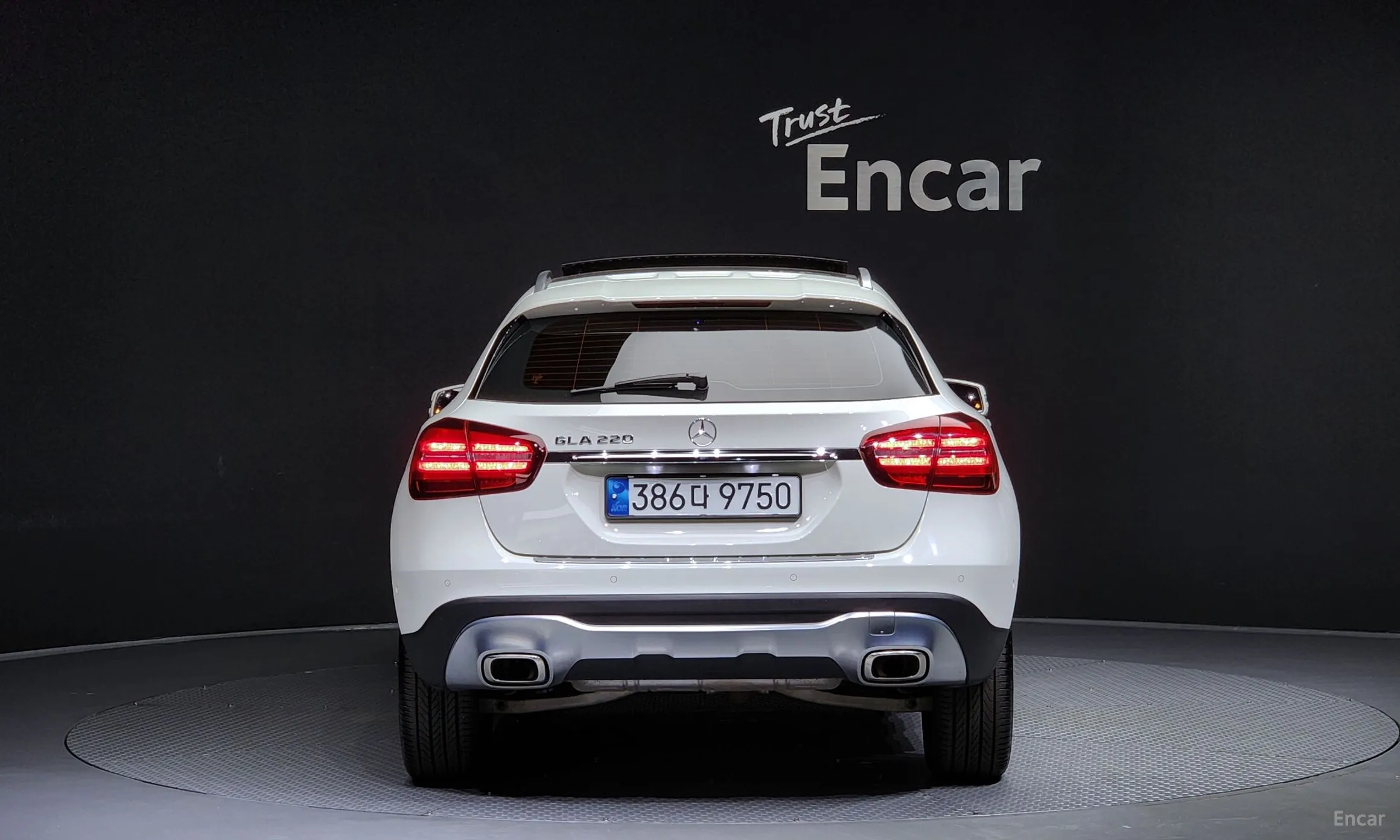 Mercedes Benz GLA-Class X156 превью 3