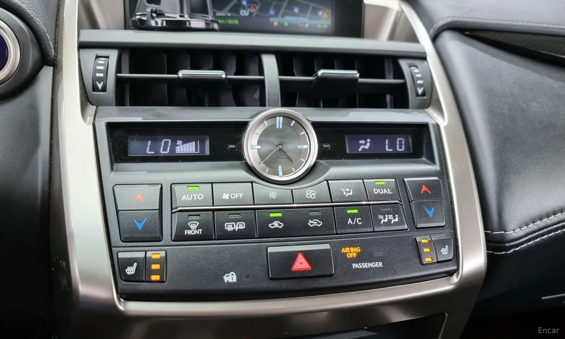Lexus NX300h превью 17