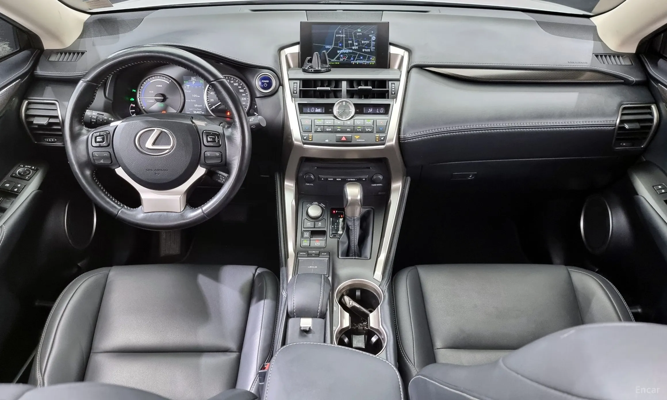Lexus NX300h превью 7