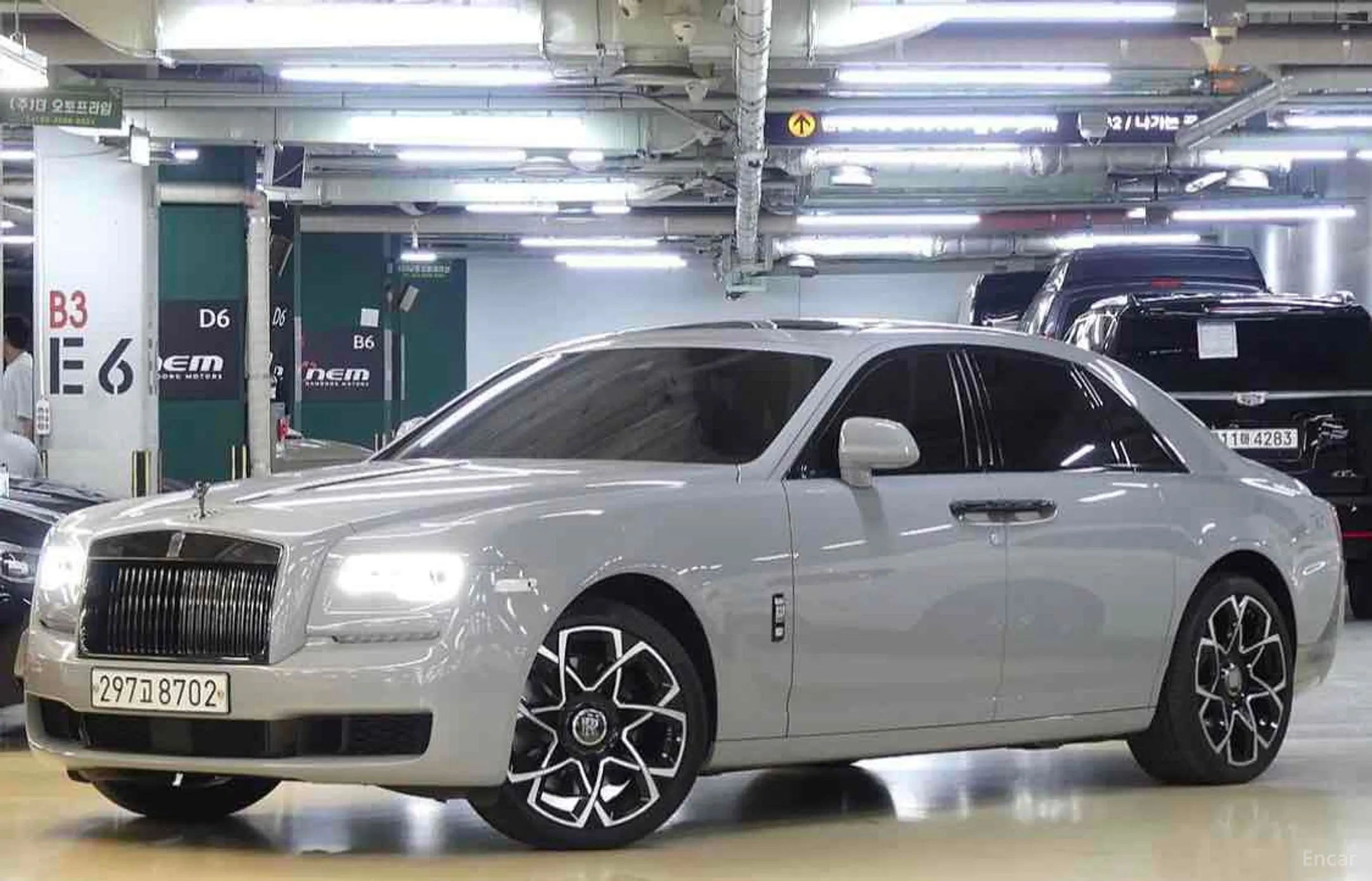 Rolls-Royce Ghost превью 2