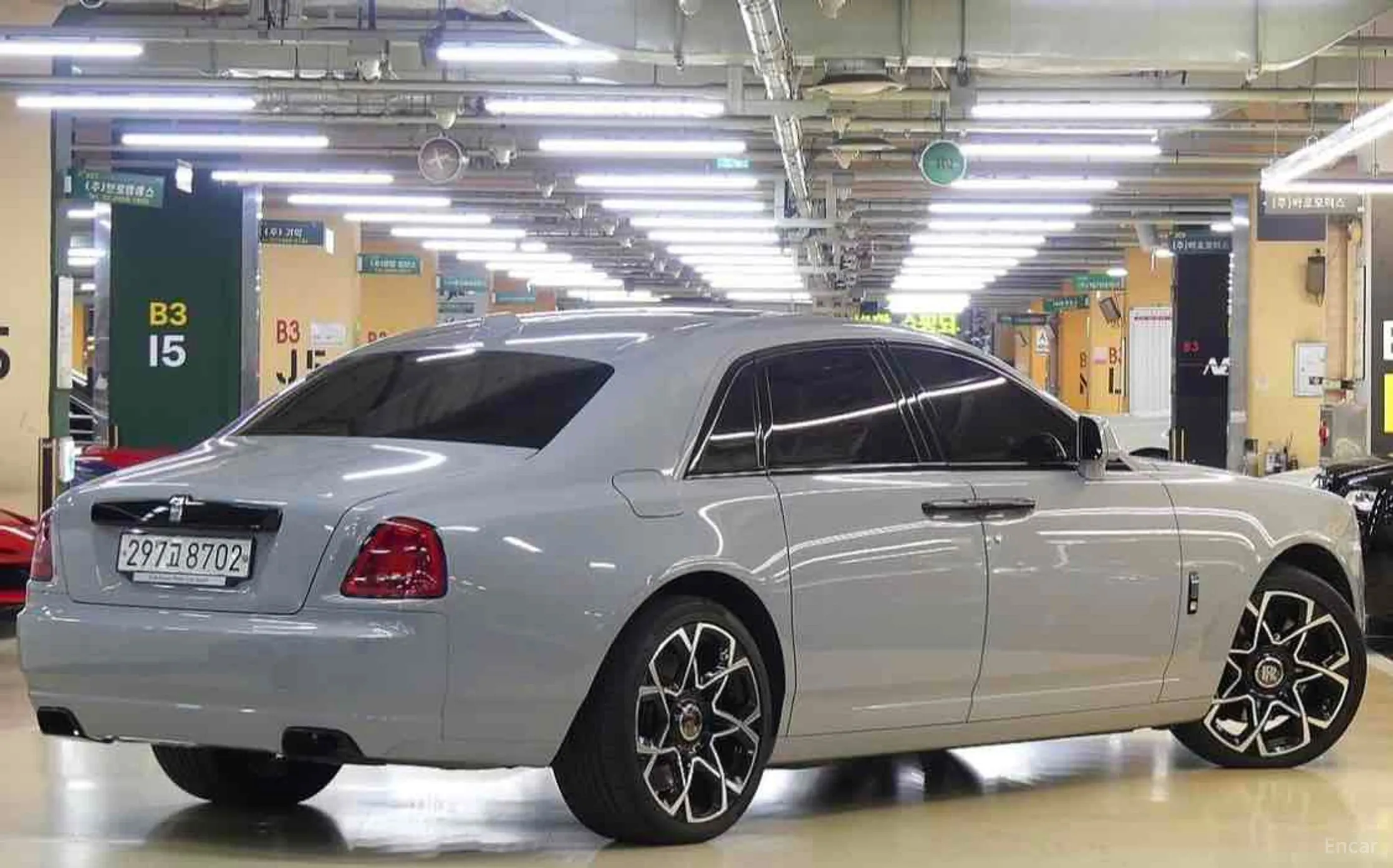 Rolls-Royce Ghost превью 3