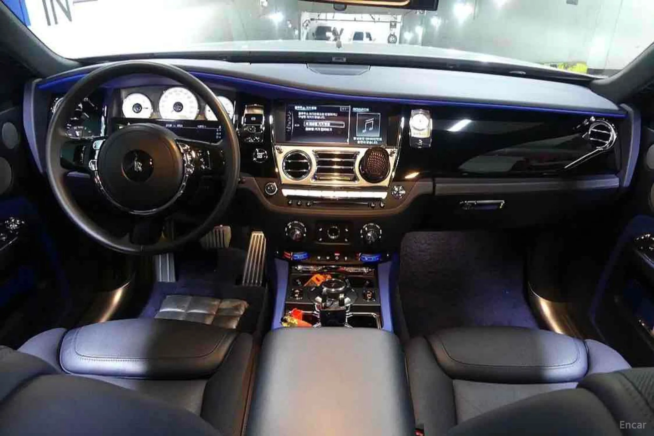 Rolls-Royce Ghost превью 5