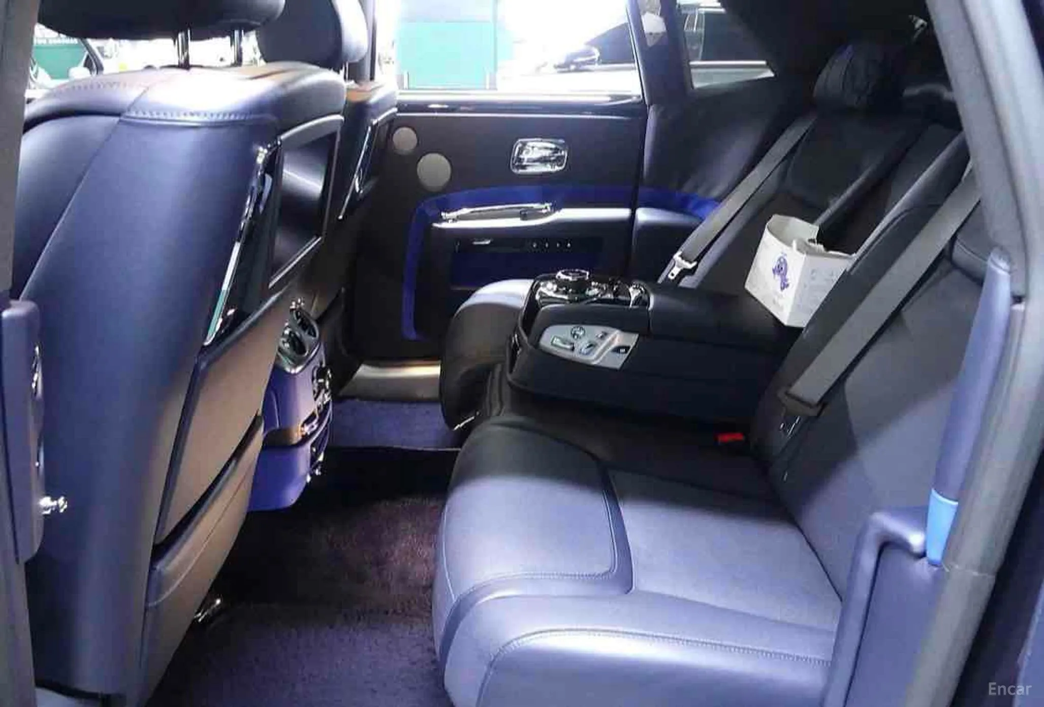 Rolls-Royce Ghost превью 7