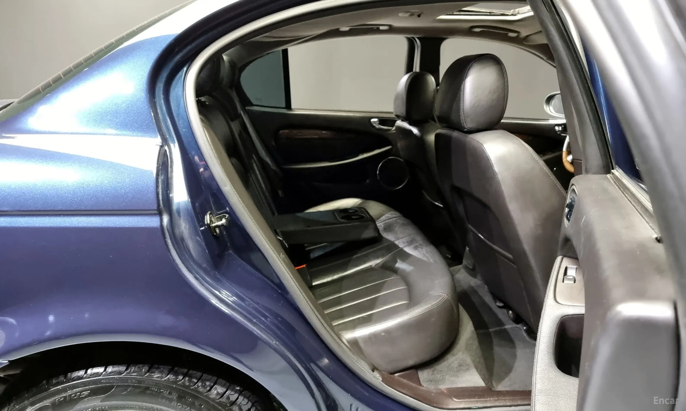 Jaguar X-type превью 12
