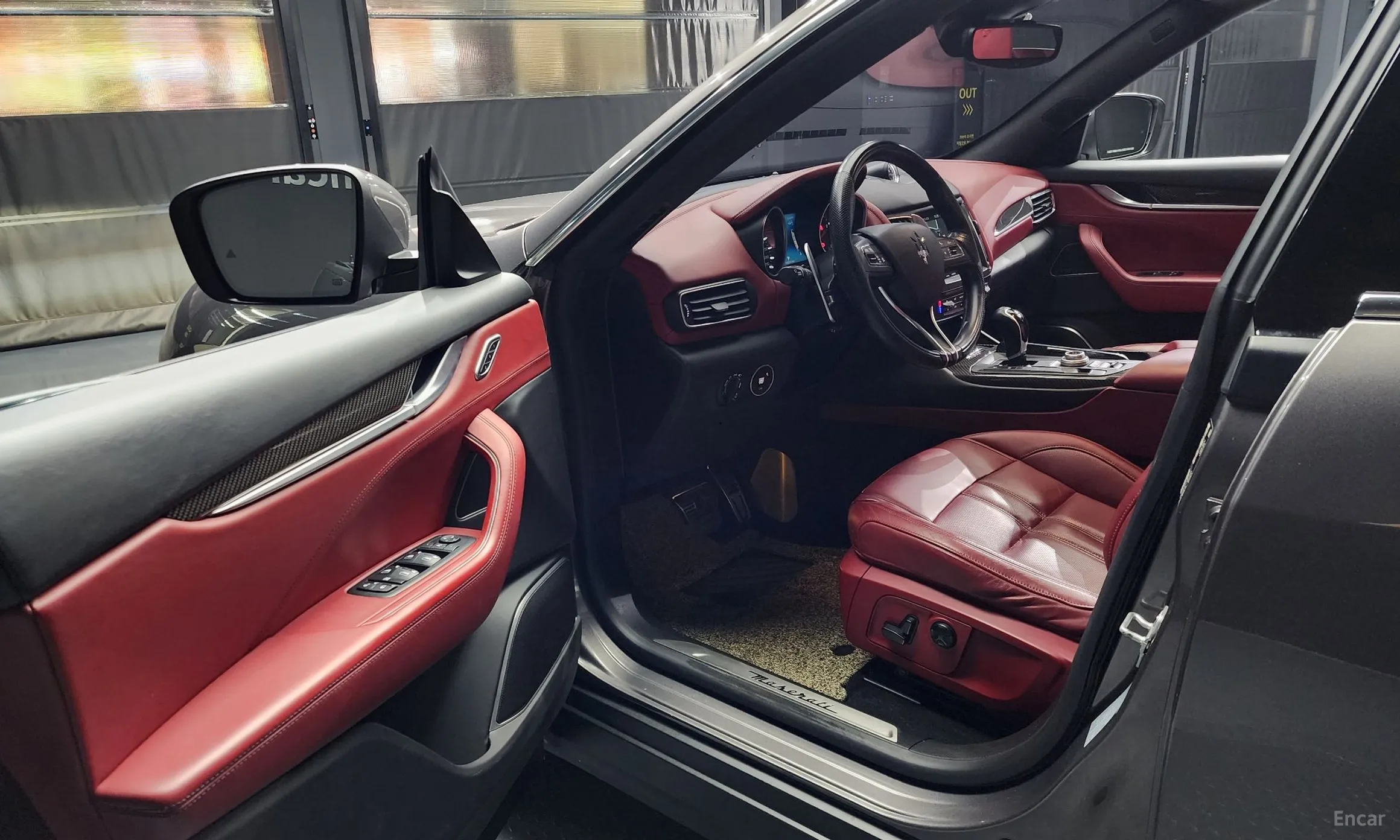 Maserati Levante превью 10