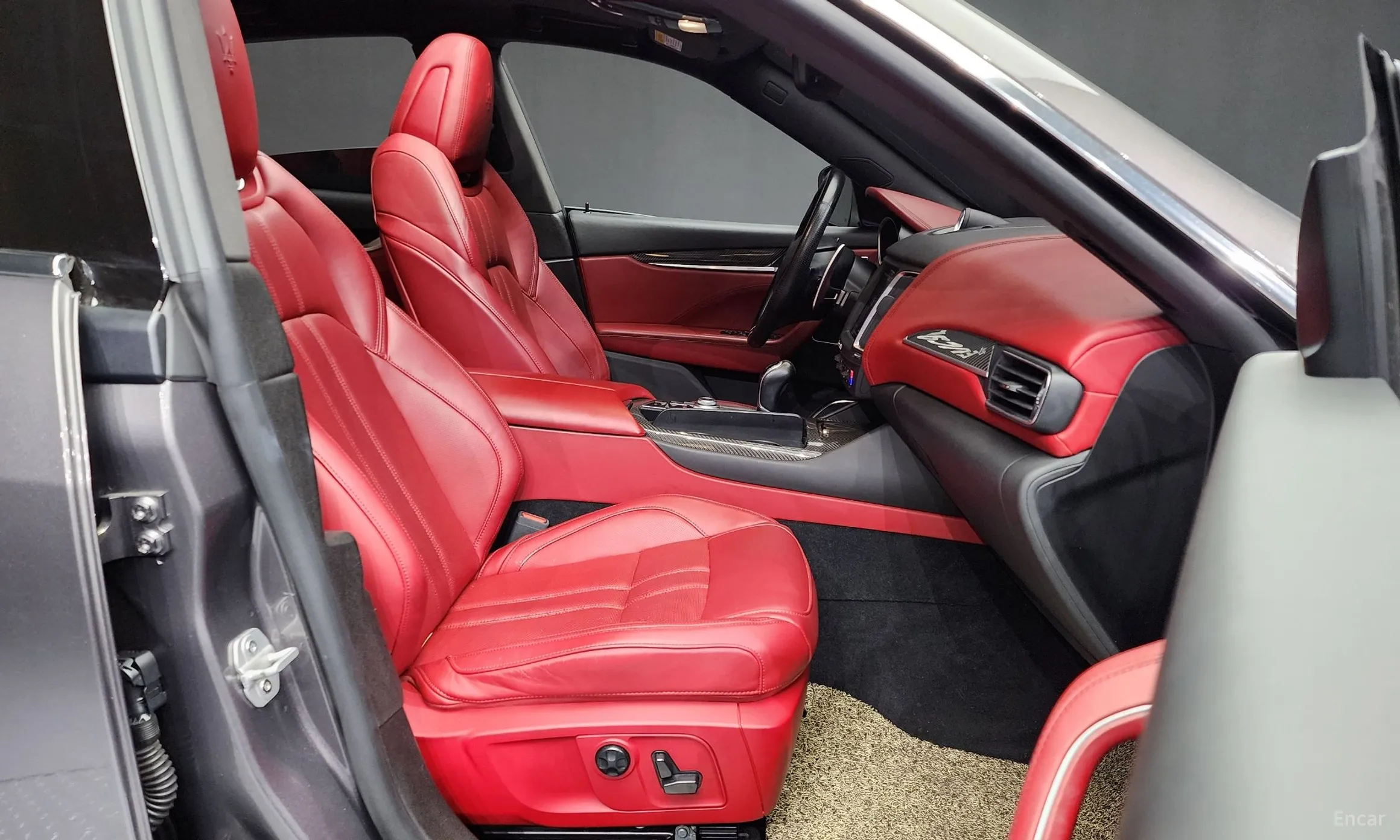 Maserati Levante превью 11
